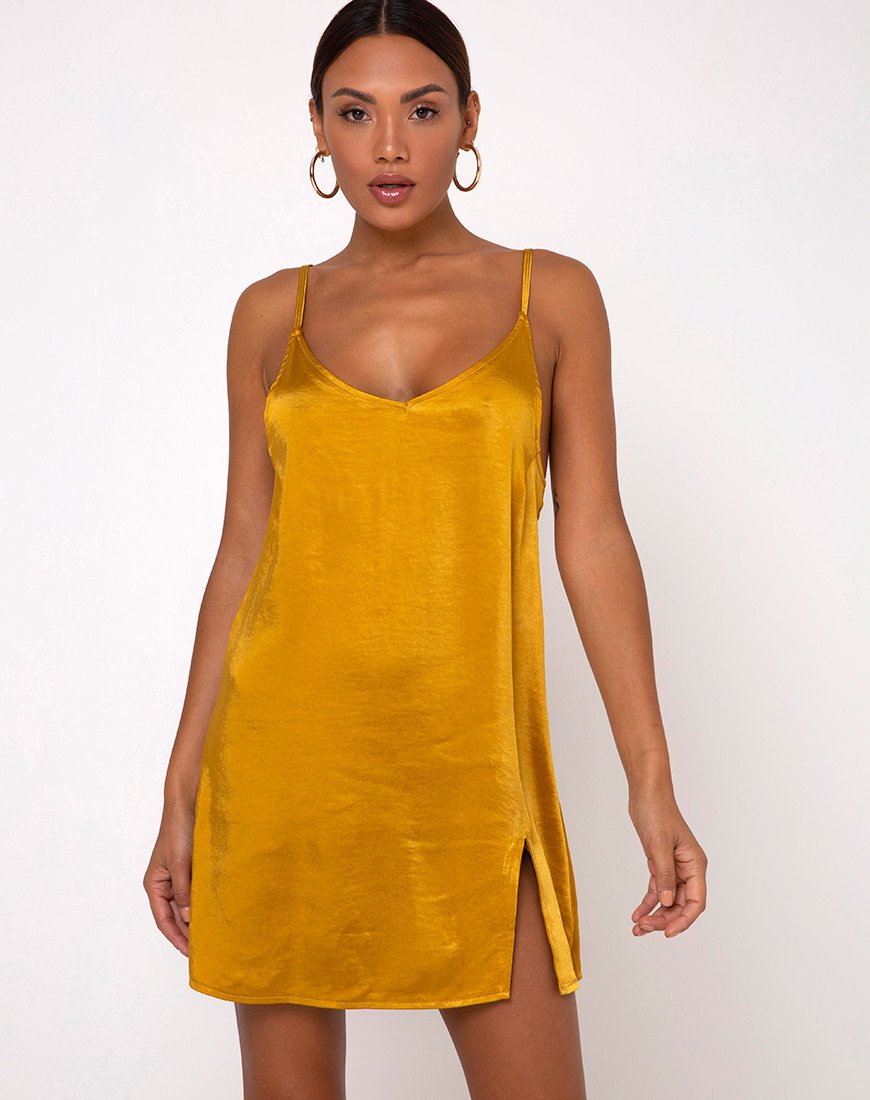 Emilia Slipjurk in Satijn Turmeric