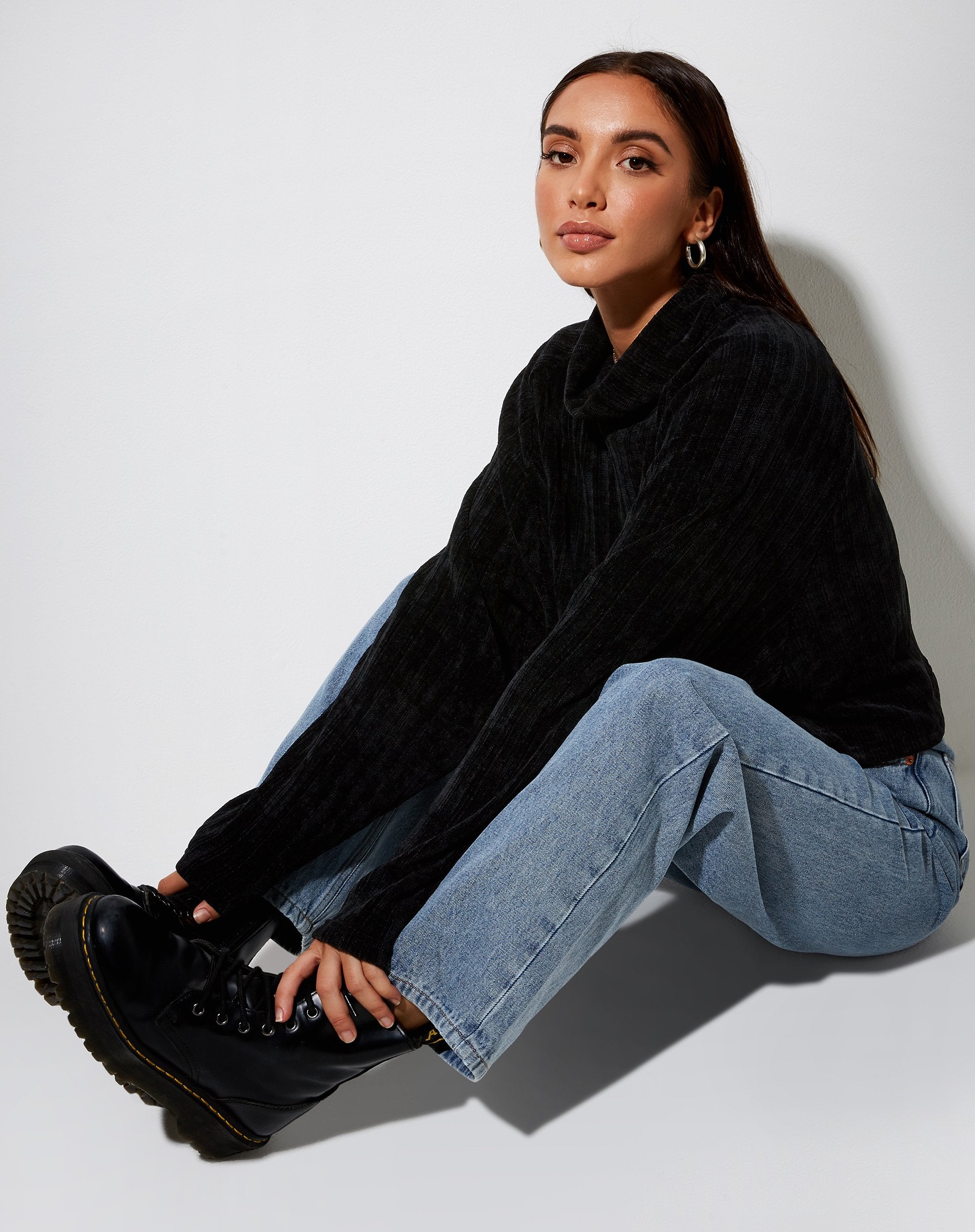 Afbeelding van Evie Cropped Trui in Chenille Zwart
