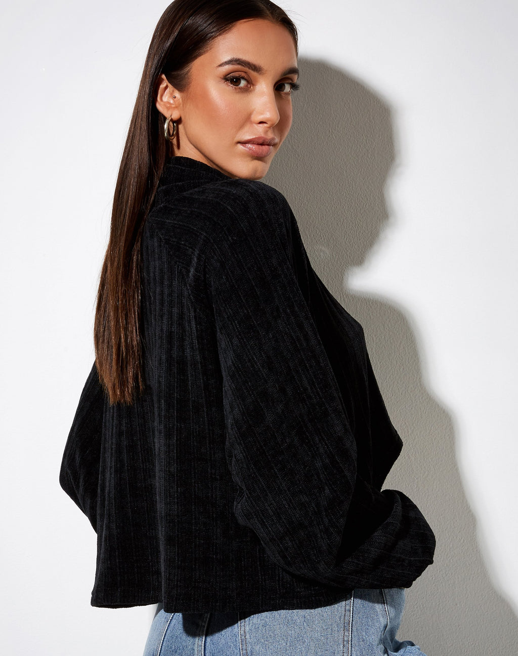 Evie Cropped Trui in Chenille Zwart