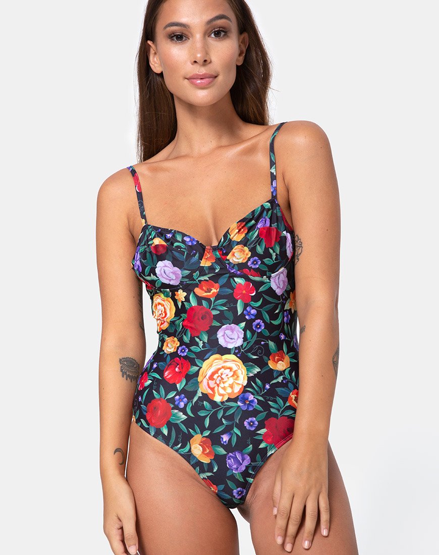 Faira badpak in Senorita Rose