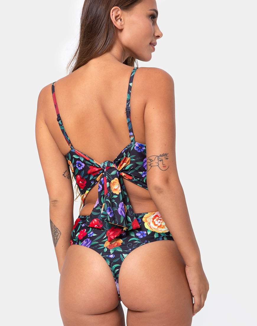 Faira badpak in Senorita Rose