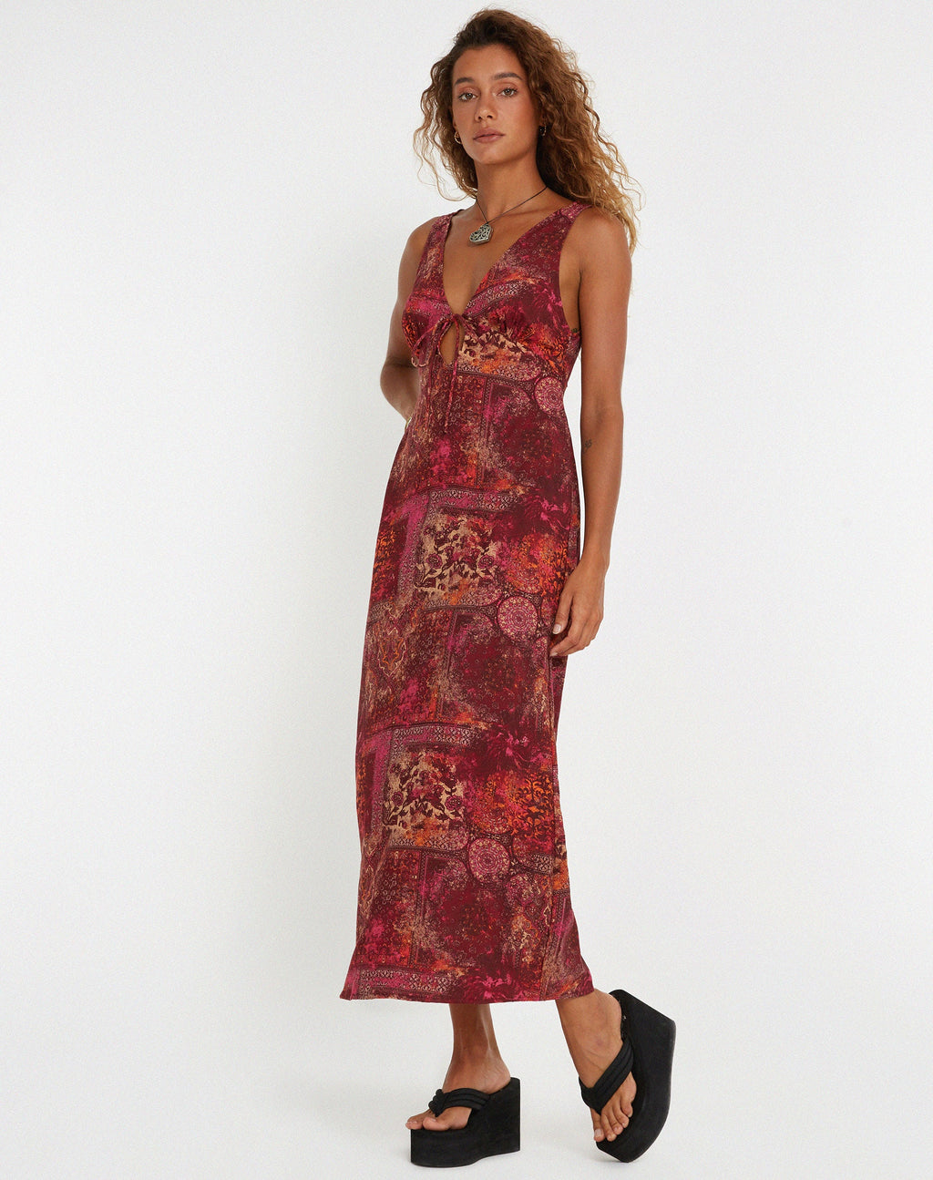 Fiaso Midi Dress in Abstract Paisley Rood