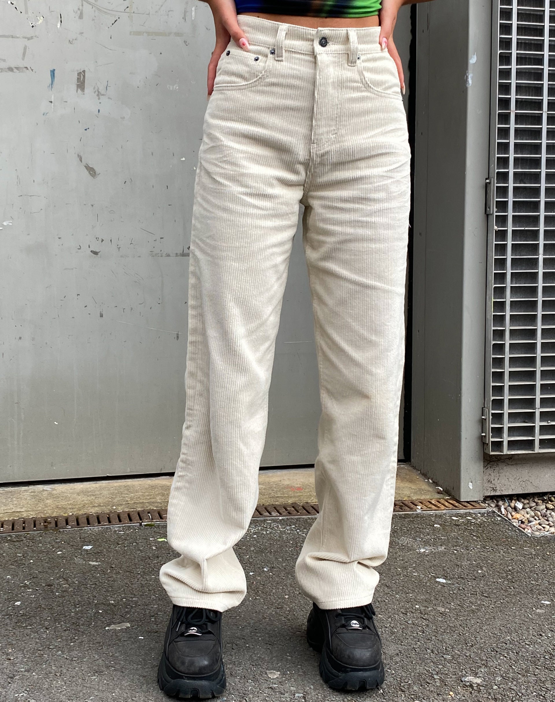 Afbeelding van MOTEL X OLIVIA NEILL Parallel Jeans in Cord Warm White