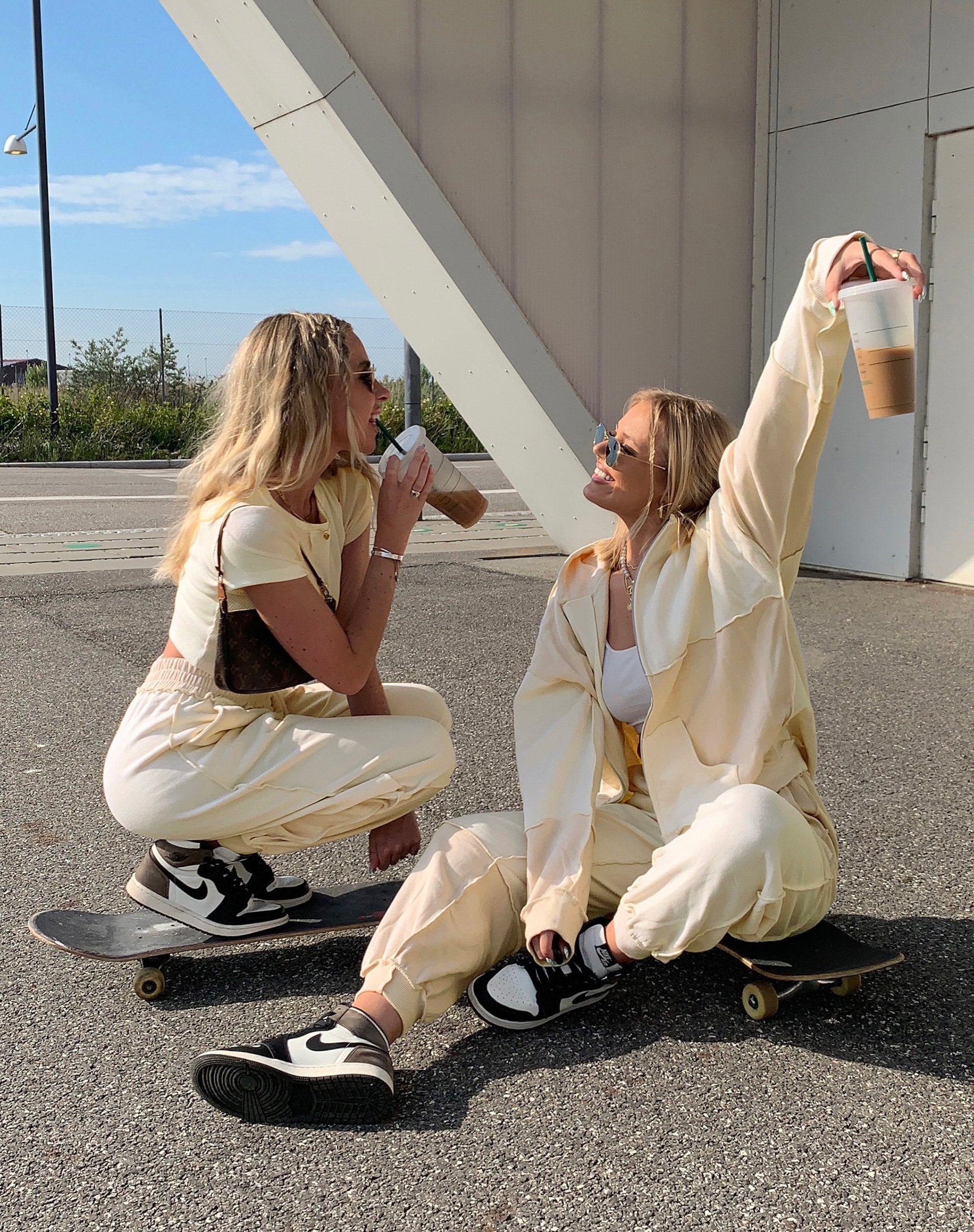 Afbeelding van Motel X Barbara Kristoffersen Wati Hoodie in Panelled Ivory en Winter White