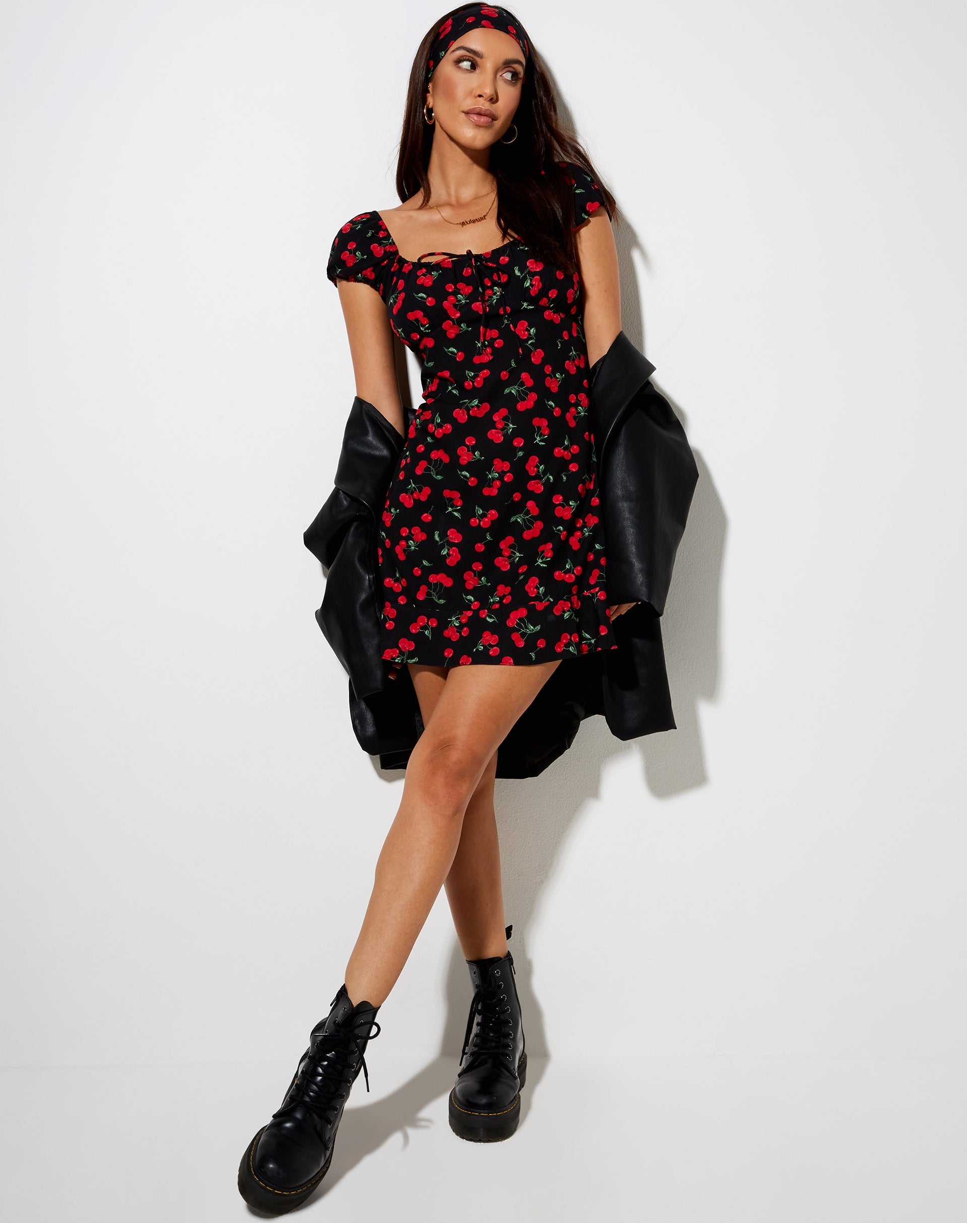 Afbeelding van Galaca Mini Dress in Kersen Zwart