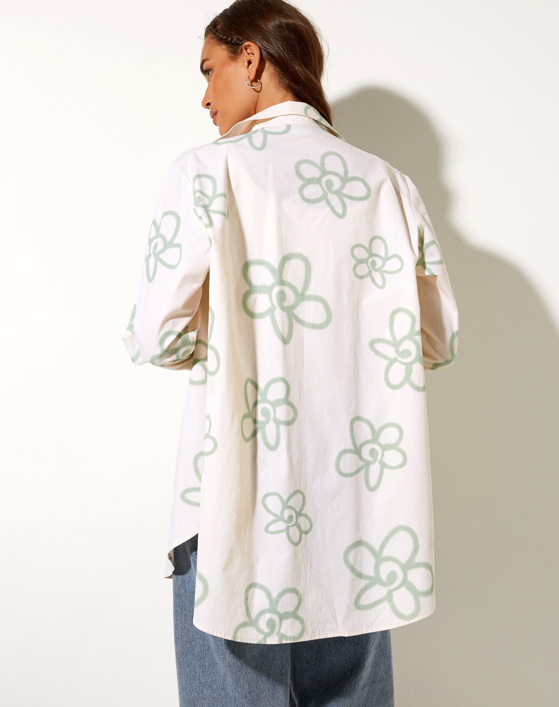 Afbeelding van Gana Shirt in Wit Graffiti Bloem