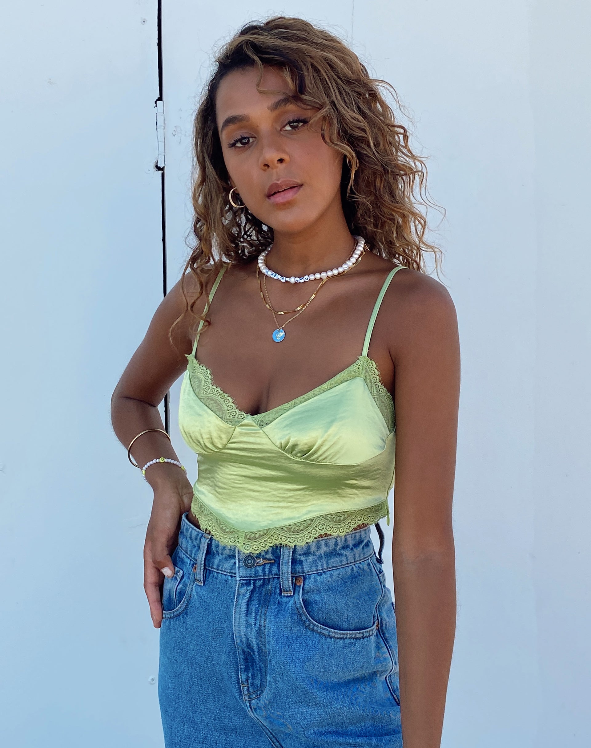 Afbeelding van Gemlou Cami Top in Satijn Lime Green