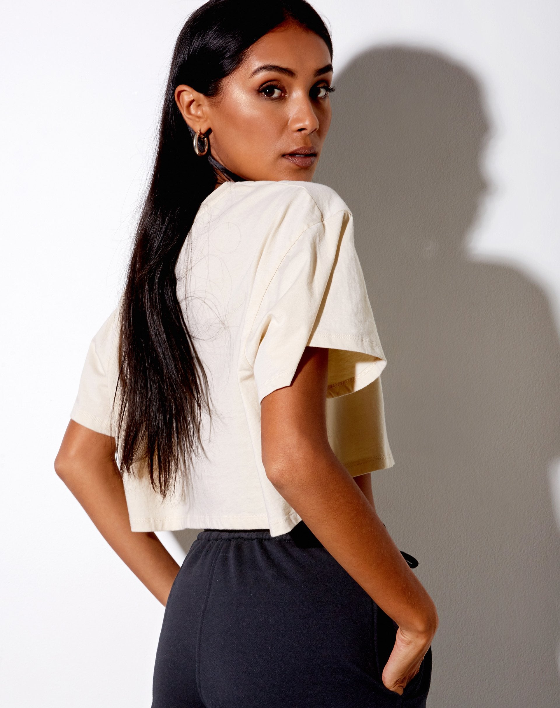 Afbeelding van Georgi Cropped Tee in Stone Angel Energy Wings