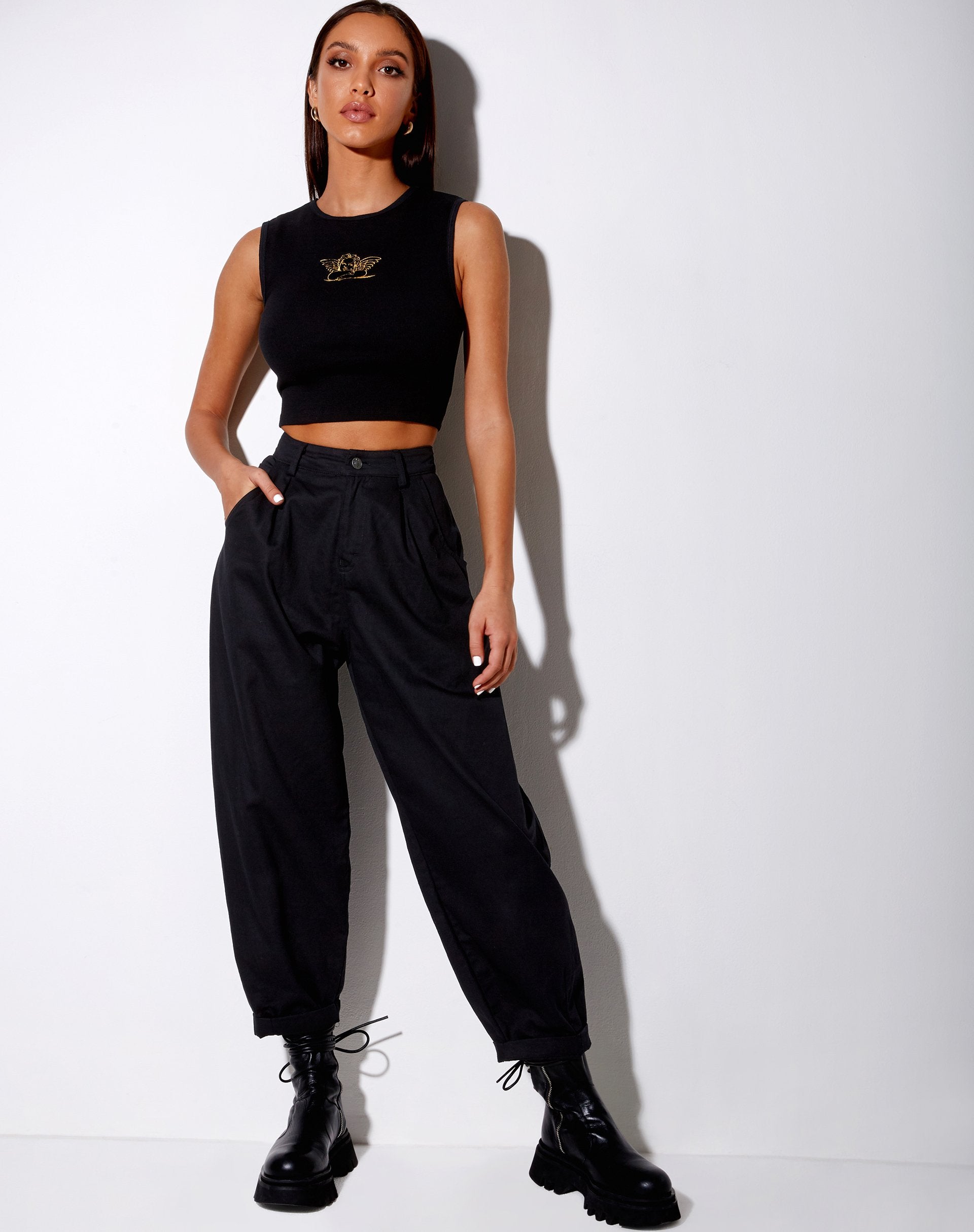 Afbeelding van Gimon Crop Top in Rib Zwart Angelo Embro