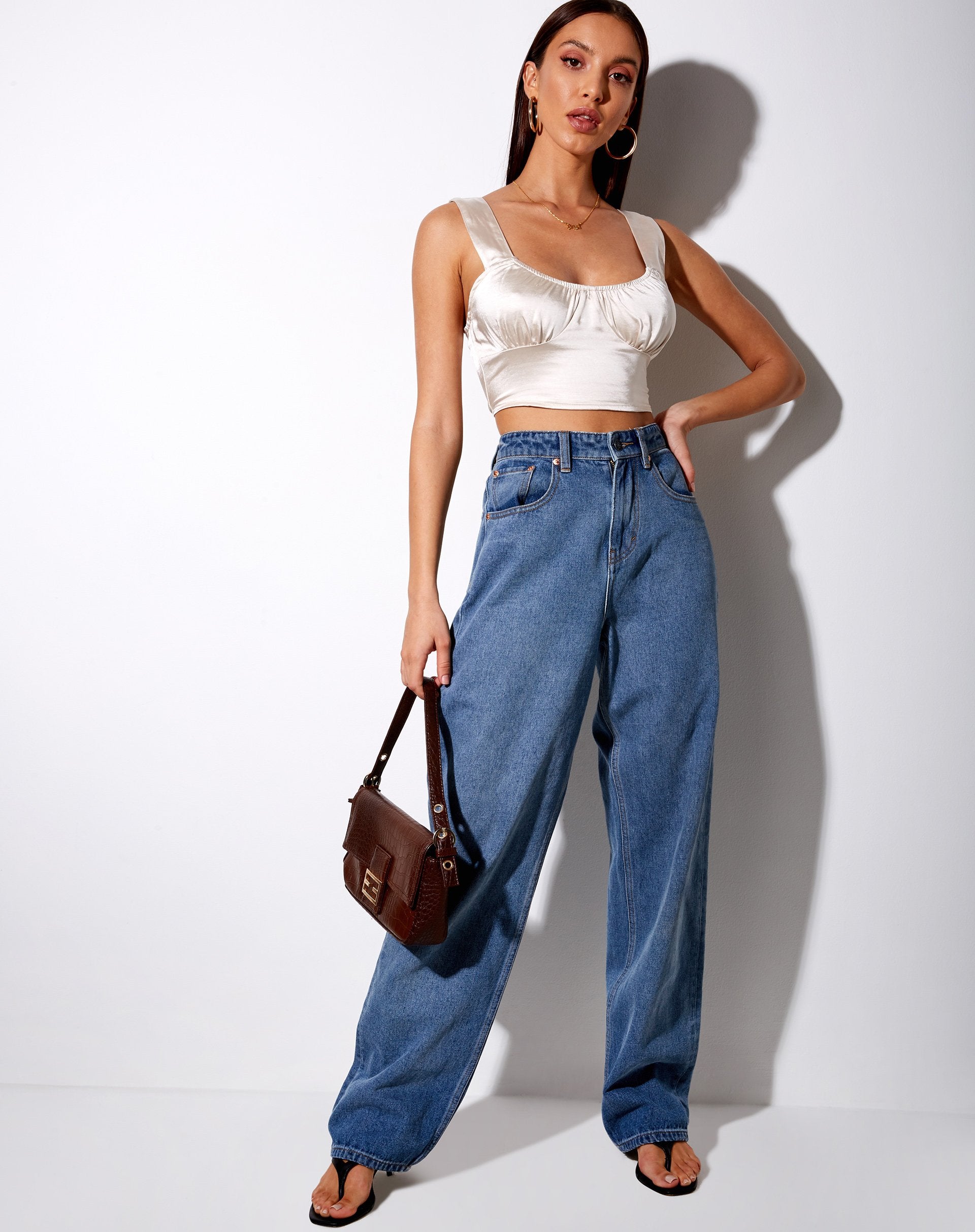 Afbeelding van Gladis Vest Crop Top in Satijn Champagne