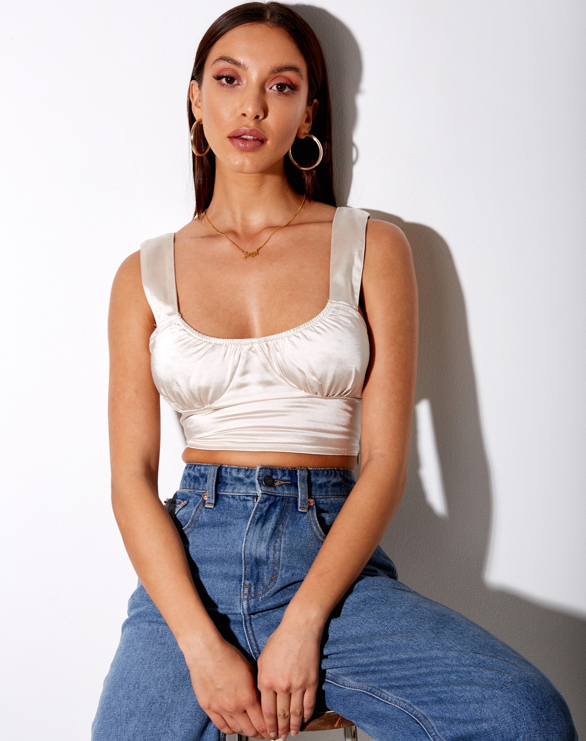 Afbeelding van Gladis Vest Crop Top in Satijn Champagne