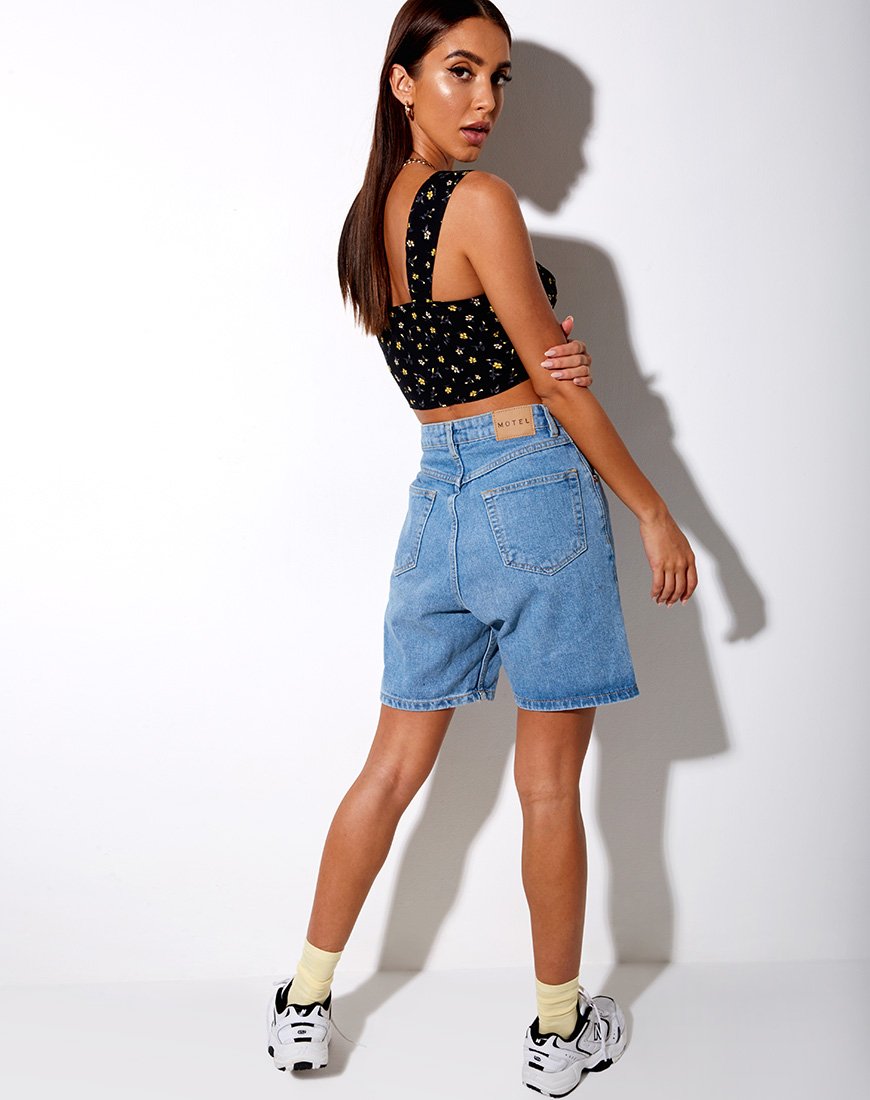 Afbeelding van Gladis Vest Crop Top in Pretty Petal Zwart