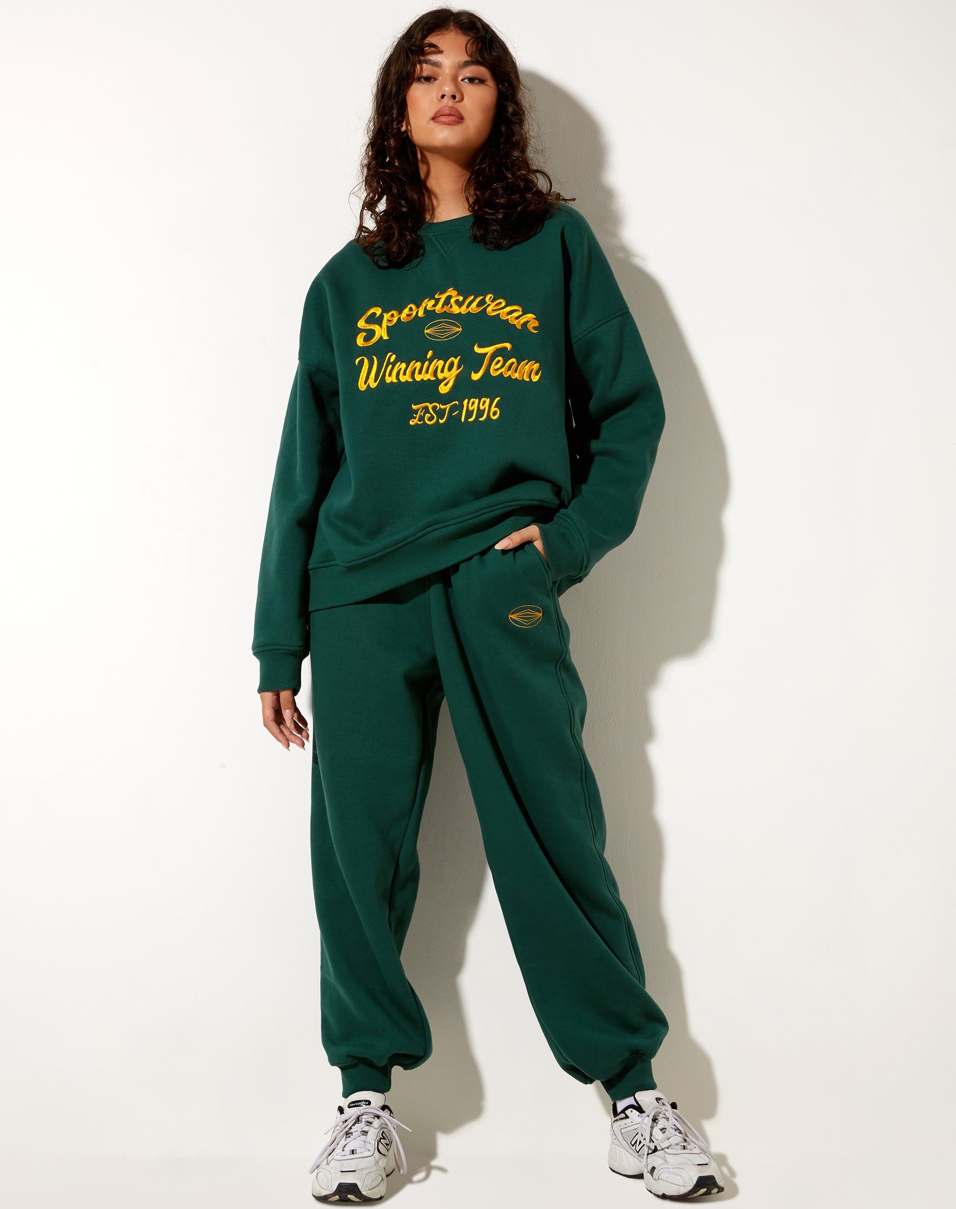 Afbeelding van Glan Sweatshirt in Bosgroen met Winnende Teammix Embro