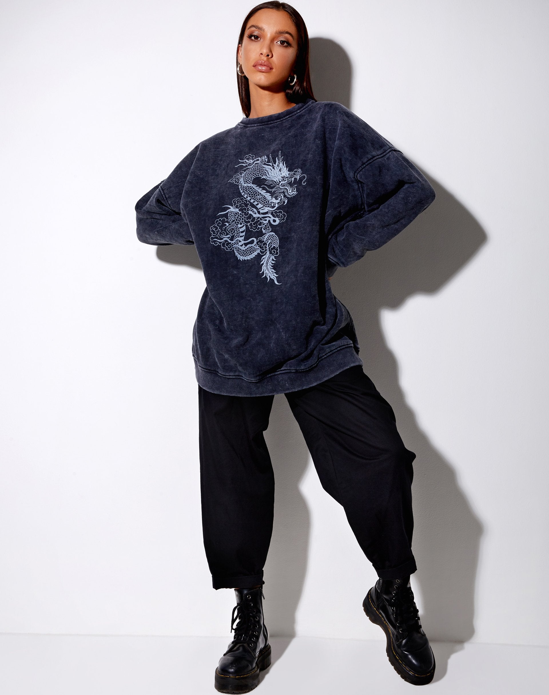 Afbeelding van Glo Sweatshirt in Black Wash Dragon