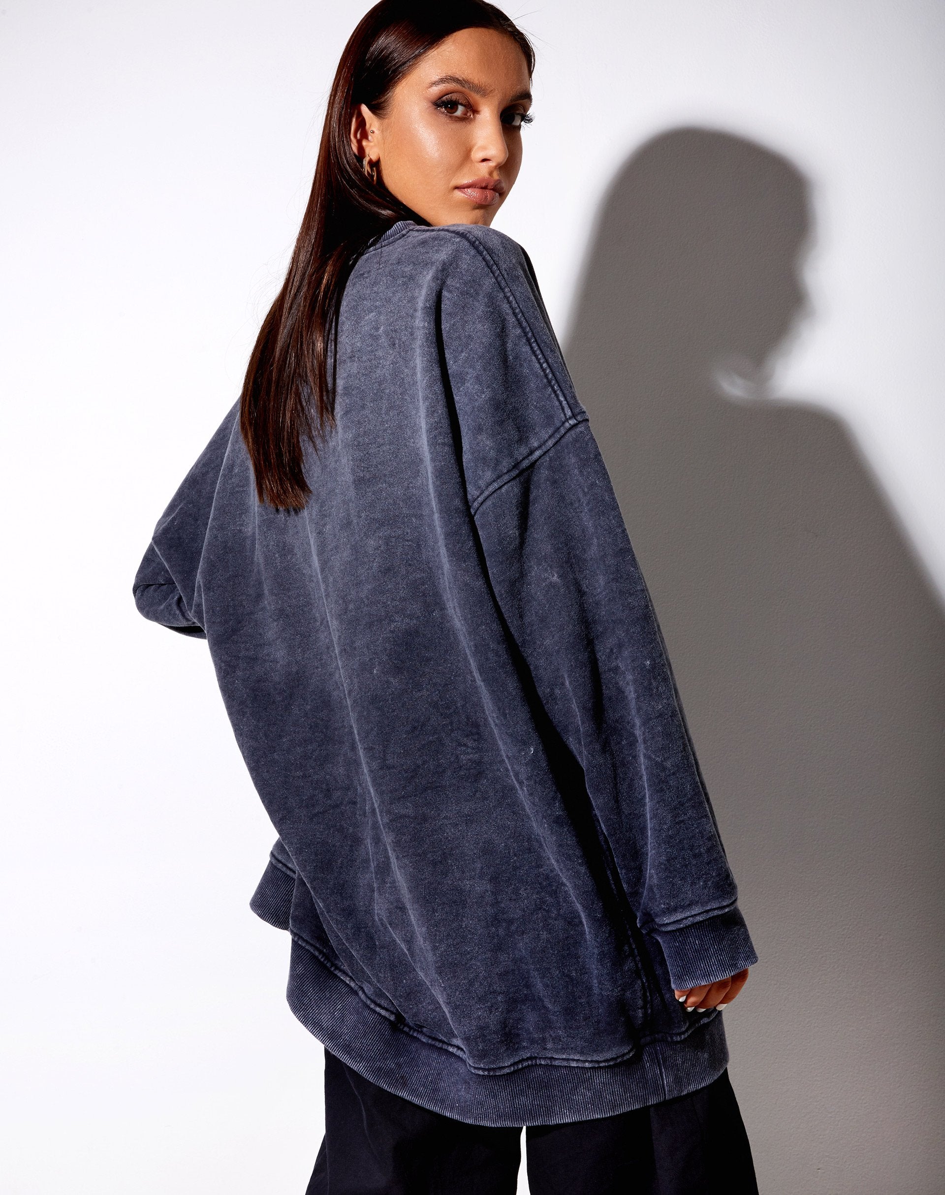 Afbeelding van Glo Sweatshirt in Black Wash Dragon
