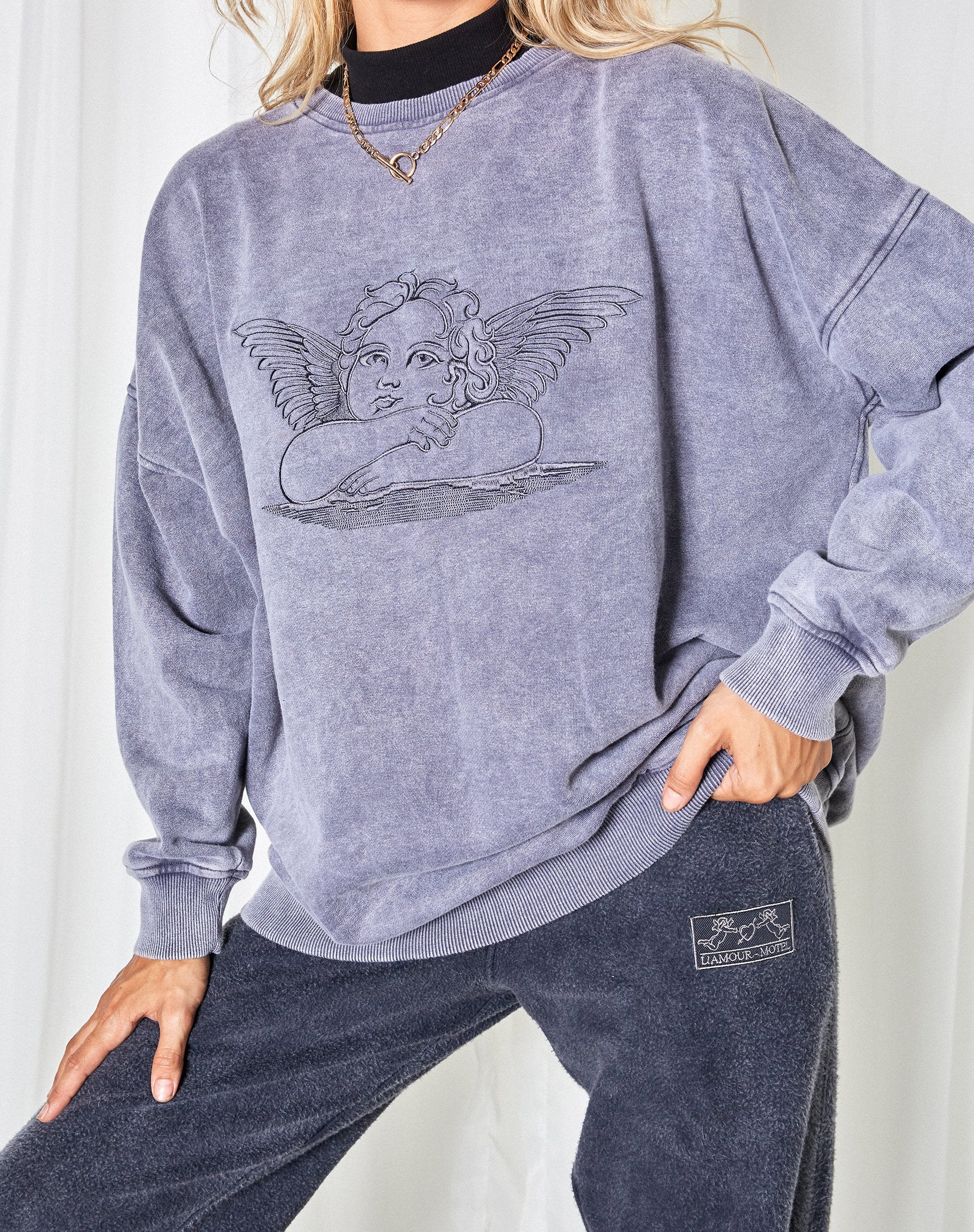Afbeelding van Glo Sweatshirt in Charcoal Wash Angelo Embro