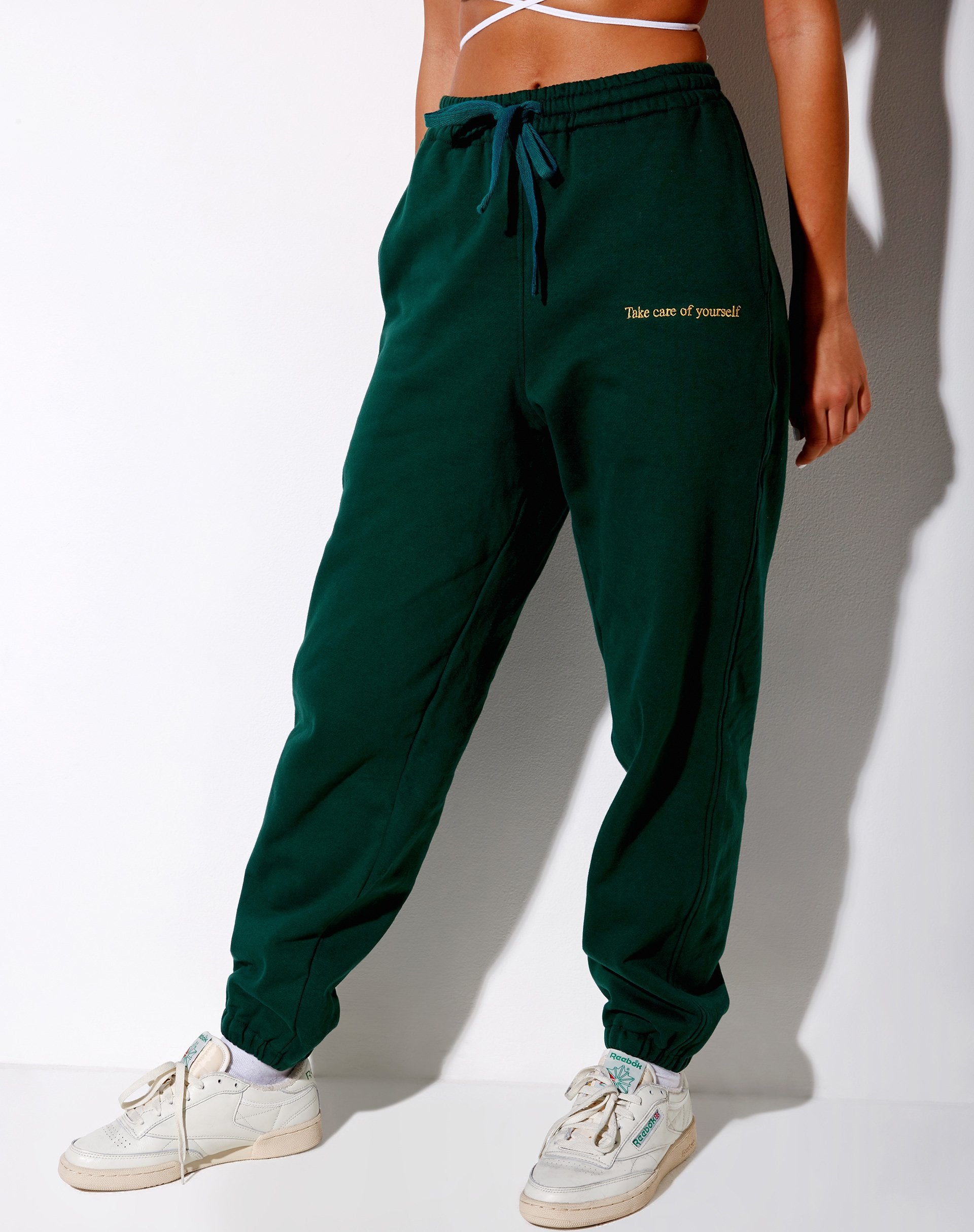 Afbeelding van Basta Jogger in Flesgroen met Take Care Of Yourself Embro