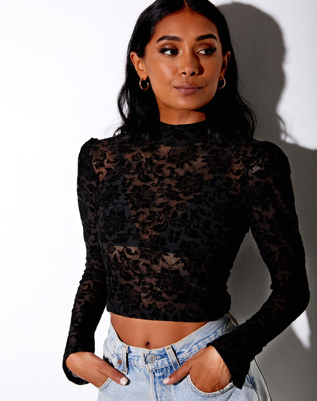 Gracy Crop Top in Brokaat Roos Flock Zwart