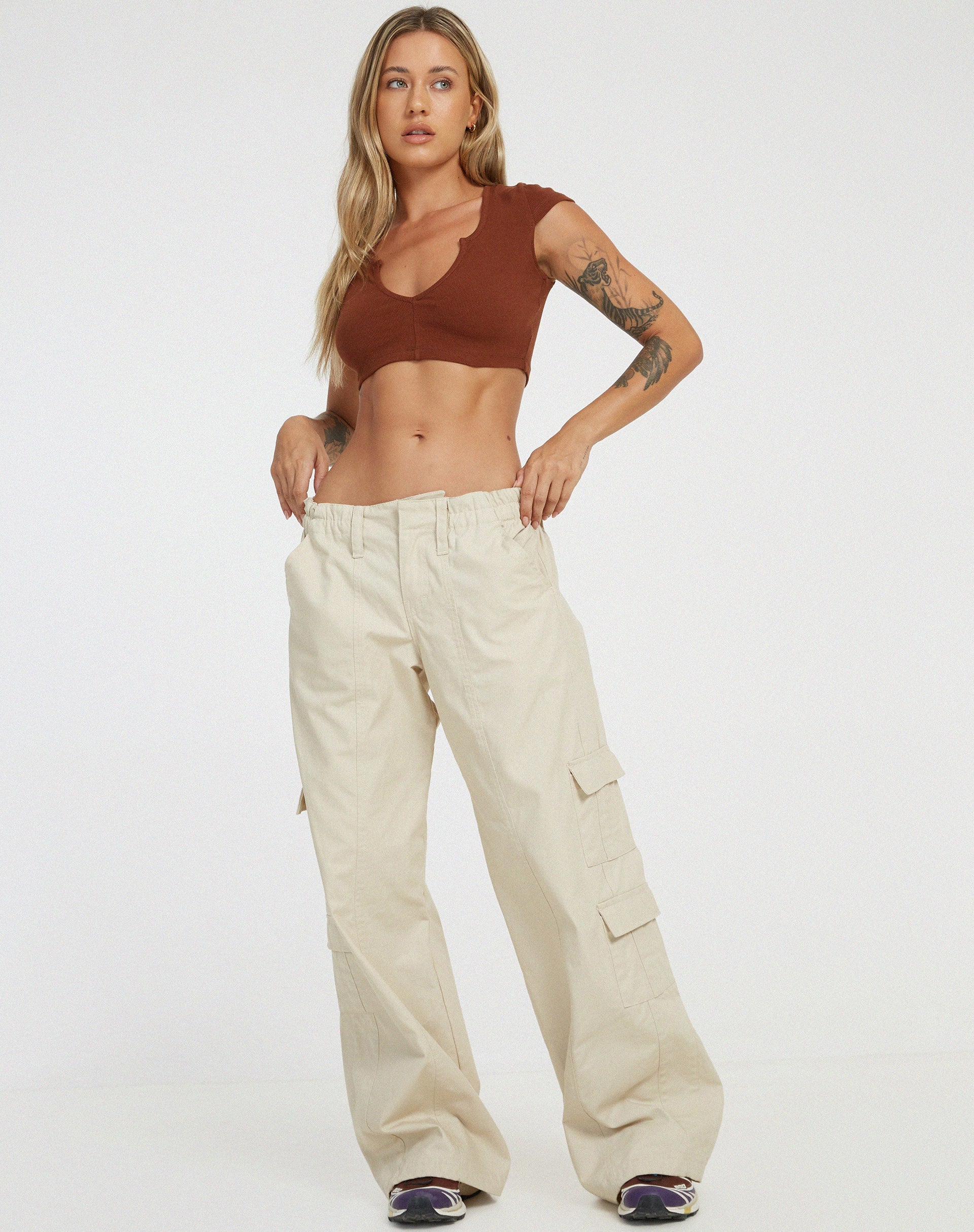 afbeelding van Guanna Crop Top in donkerbruin