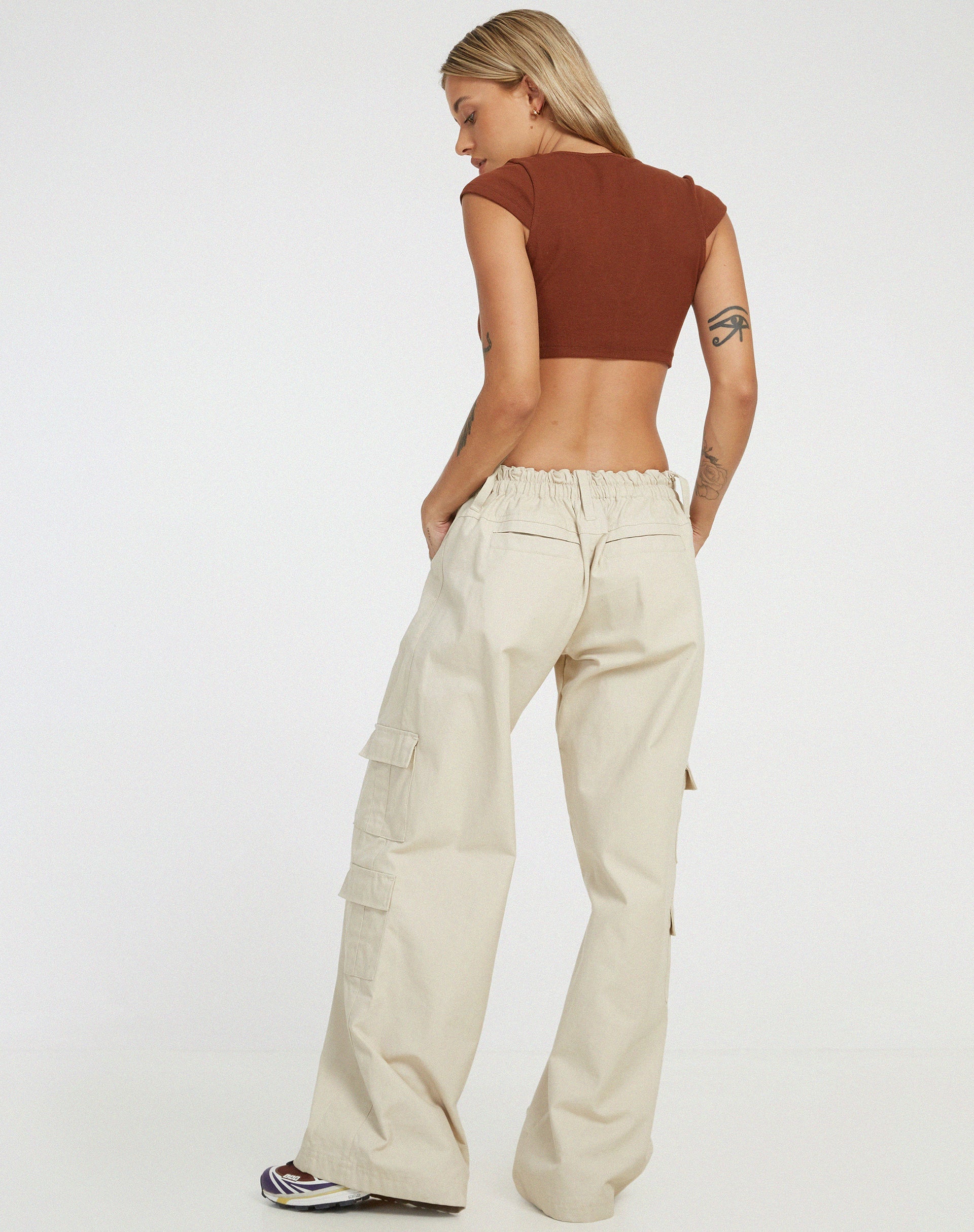 afbeelding van Guanna Crop Top in donkerbruin