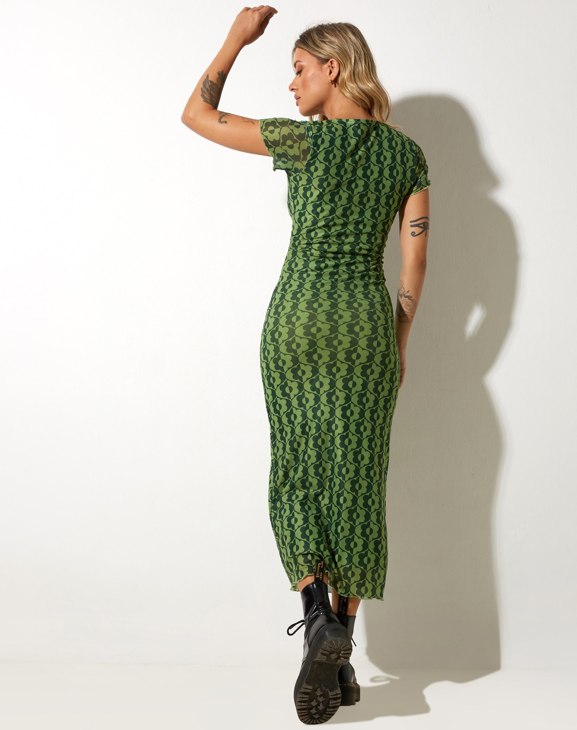 Afbeelding van Happyella Midi Dress in Wavy Daisy Green
