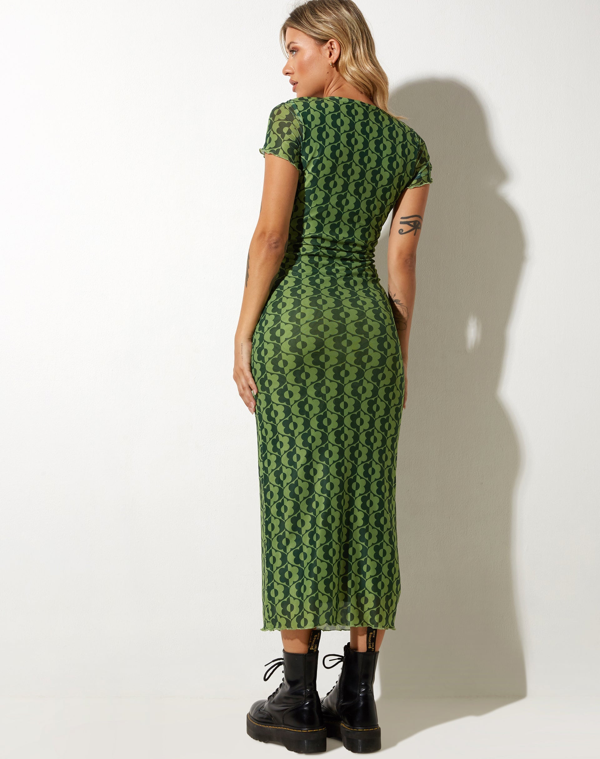 Afbeelding van Happyella Midi Dress in Wavy Daisy Green
