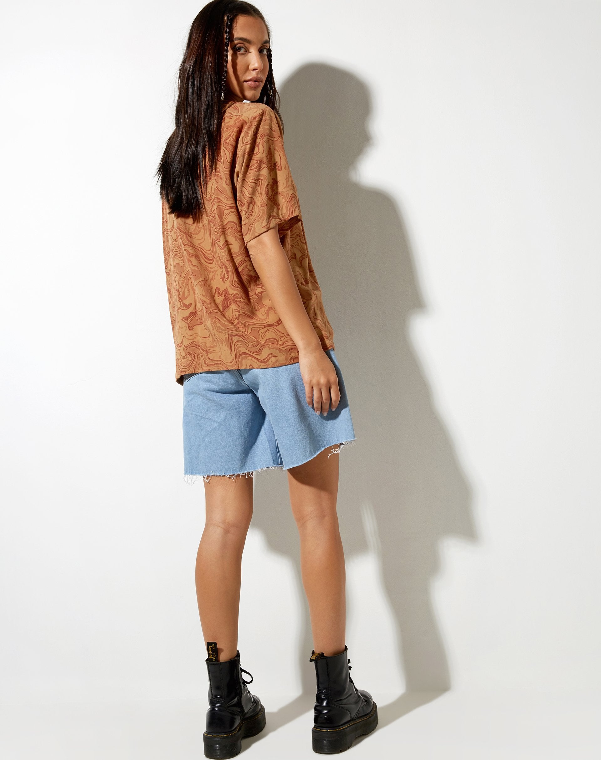 Afbeelding van Hawaiian Shirt in Fluid Marbling Brown