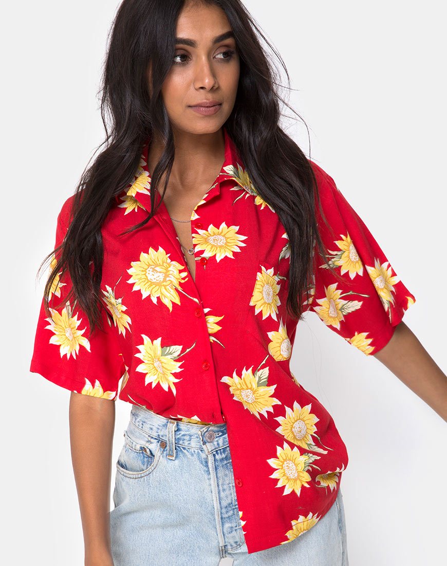 Hawaii shirt in zonnige dagen rood