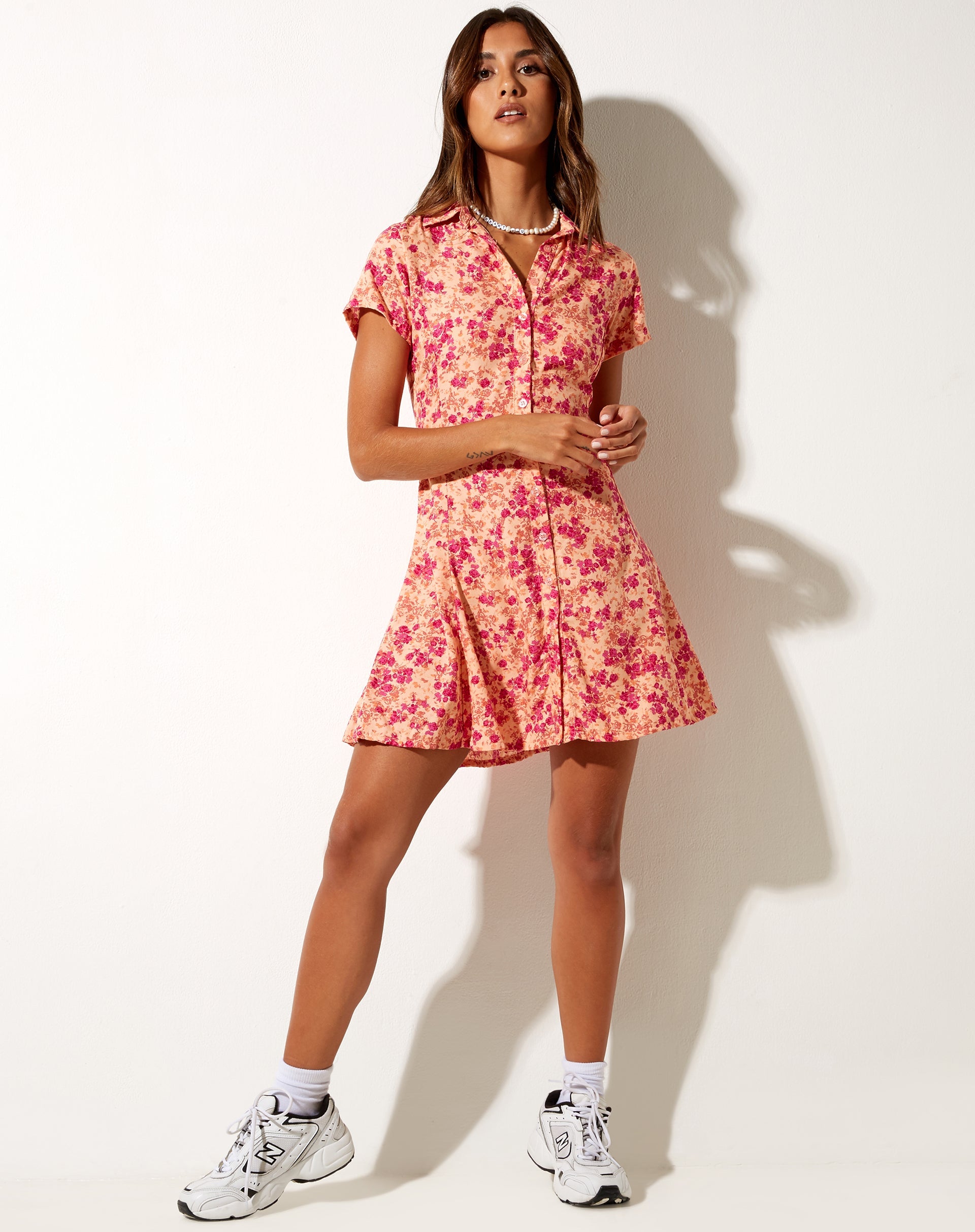 Afbeelding van Holma Mini Dress in Dark Wild Flower Cantaloupe