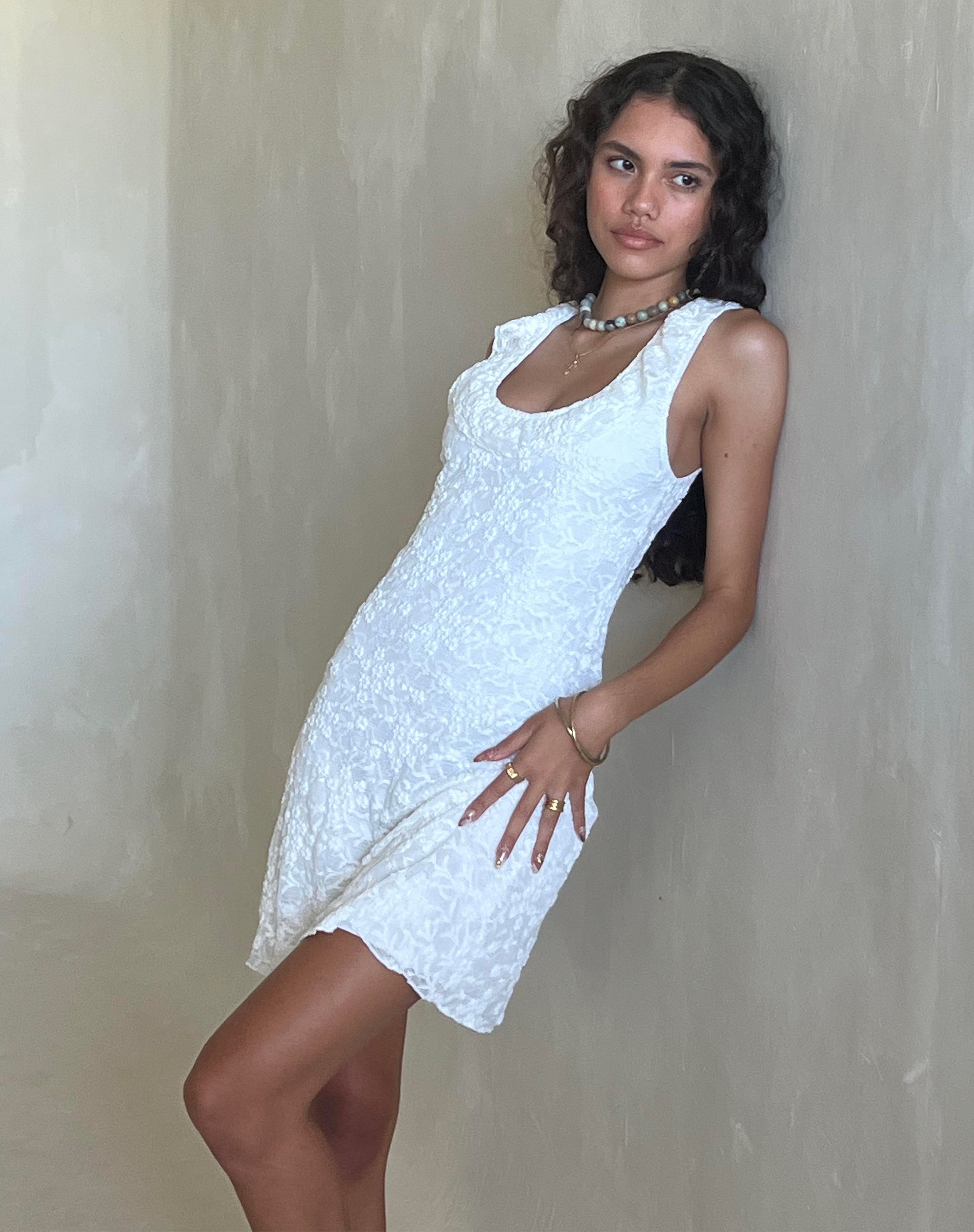 Afbeelding van Eltami Mini Dress in Lace Ivory