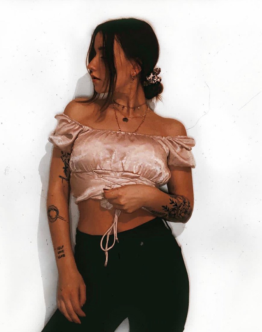 Afbeelding van Ruiz Off The Shoulder Top in Satijn Dusty Rose