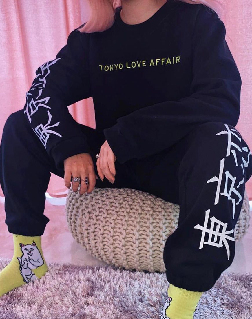 Afbeelding van Gocea Crop Top in Zwart Tokio Liefdessymbool