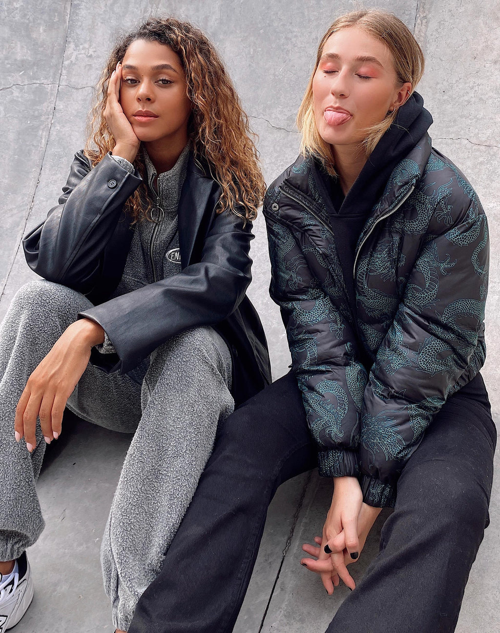 Rohos Puffer Jacket in Dragon Flower Zwart en Mint
