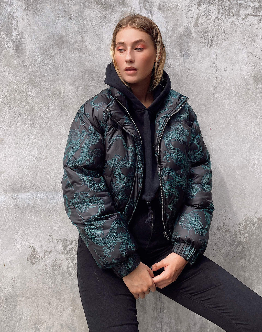 Rohos Puffer Jacket in Dragon Flower Zwart en Mint