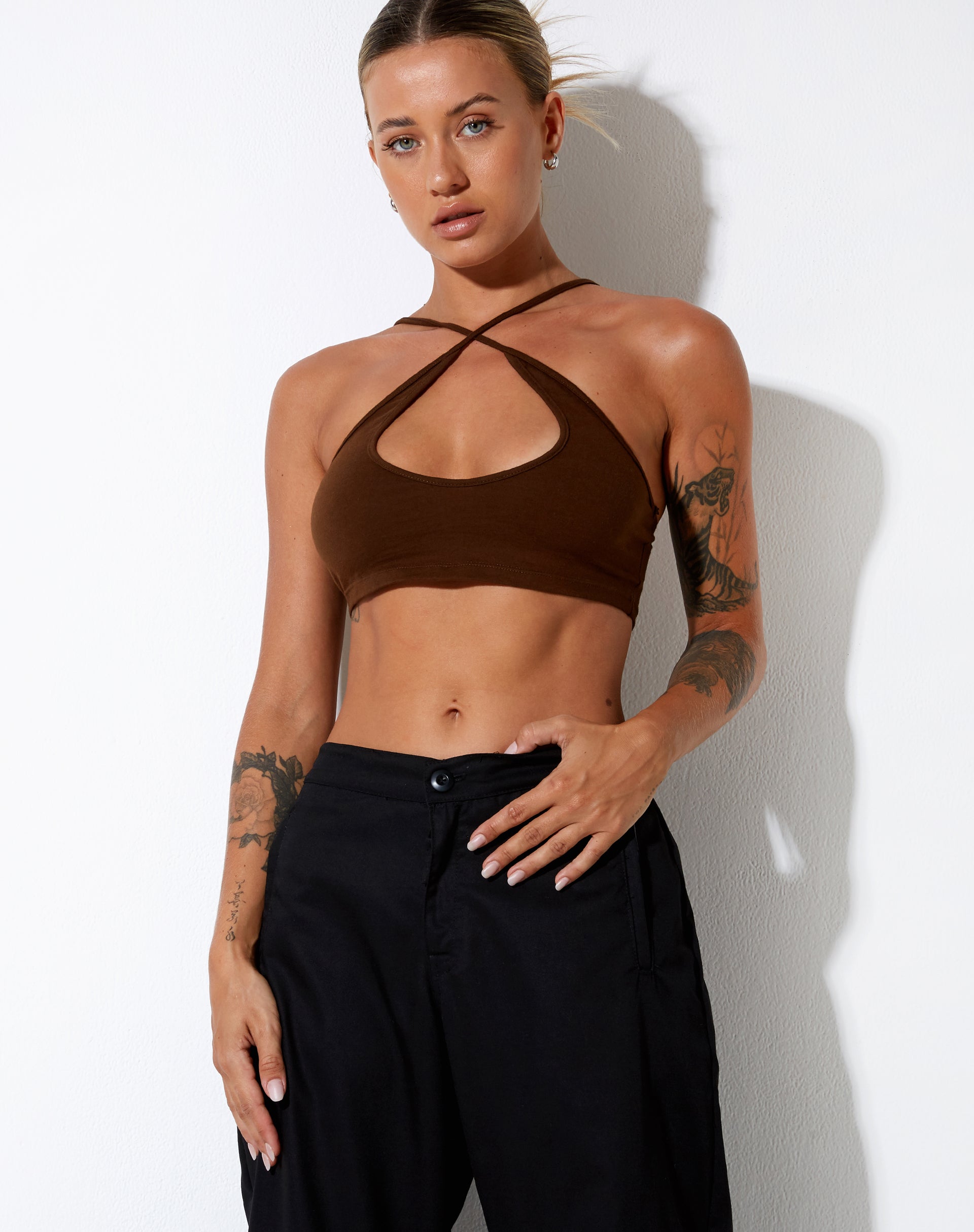 BEELD VAN Intan Crop Top in Cacao