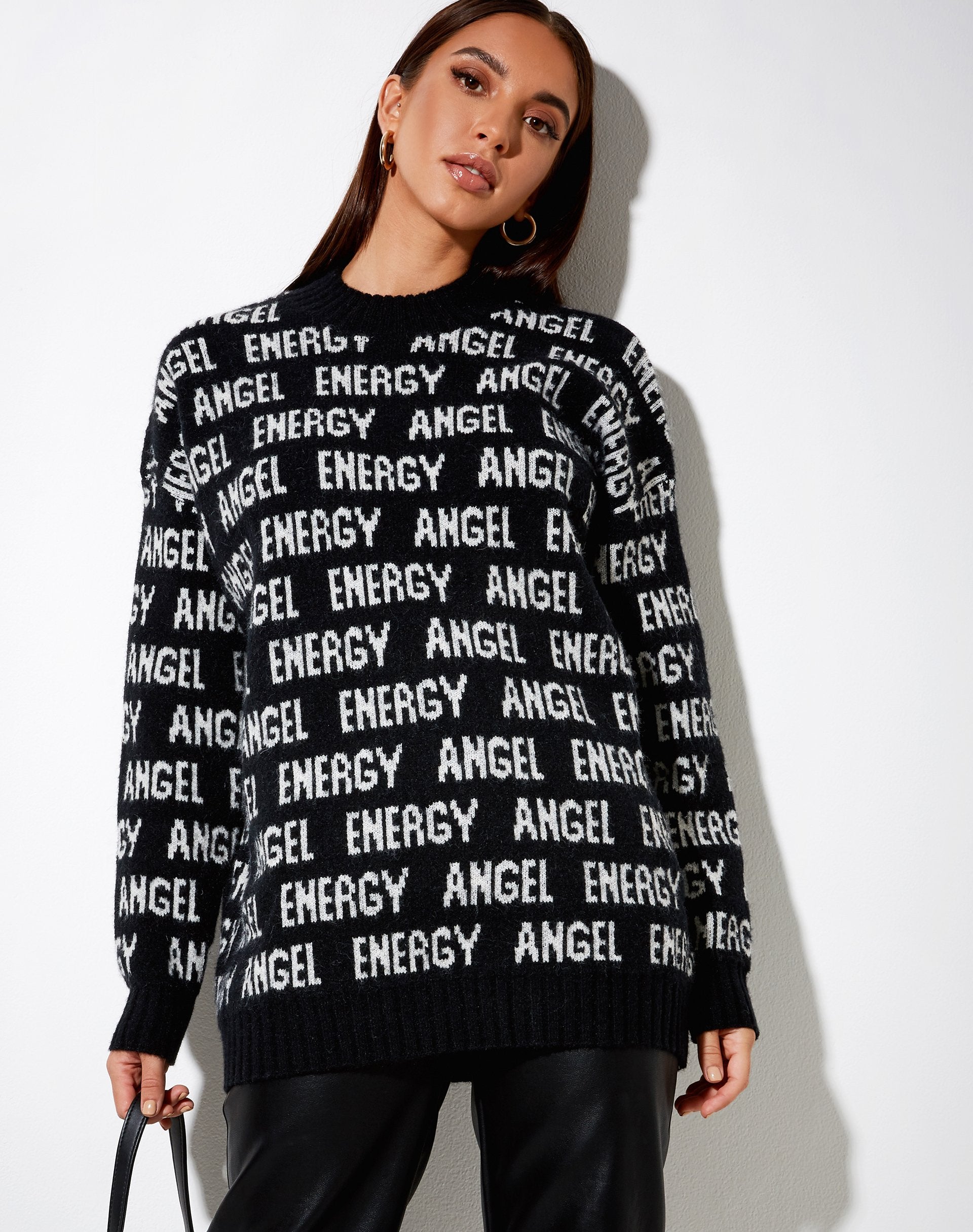 Afbeelding van Iskov Trui in zwart met Ivory Angel Energy