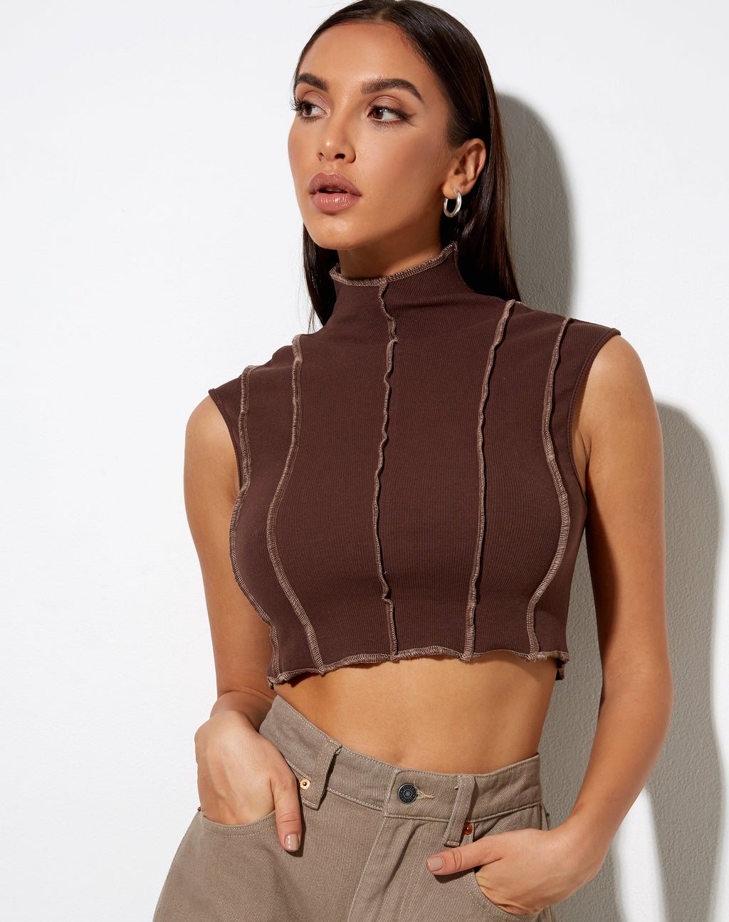 Ivy Vest Top in diep mahonie met lichter bruin stiksel