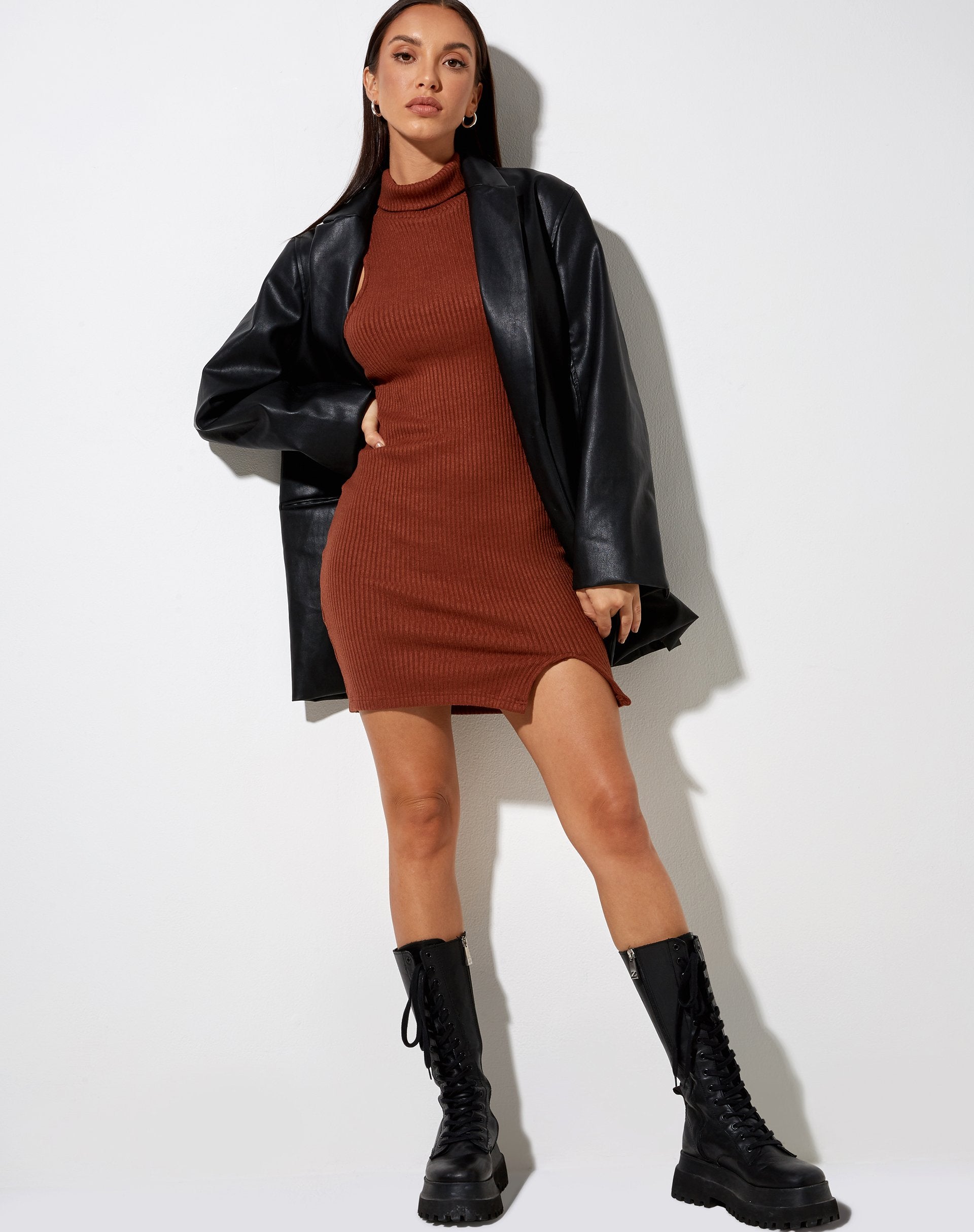 Afbeelding van Jamaika Mini Jurk in Rib Chocolade