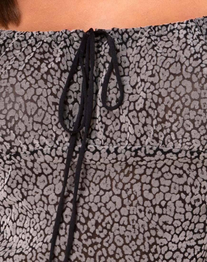 Afbeelding van Janina Top in Ditsy Leopard Grey Flock