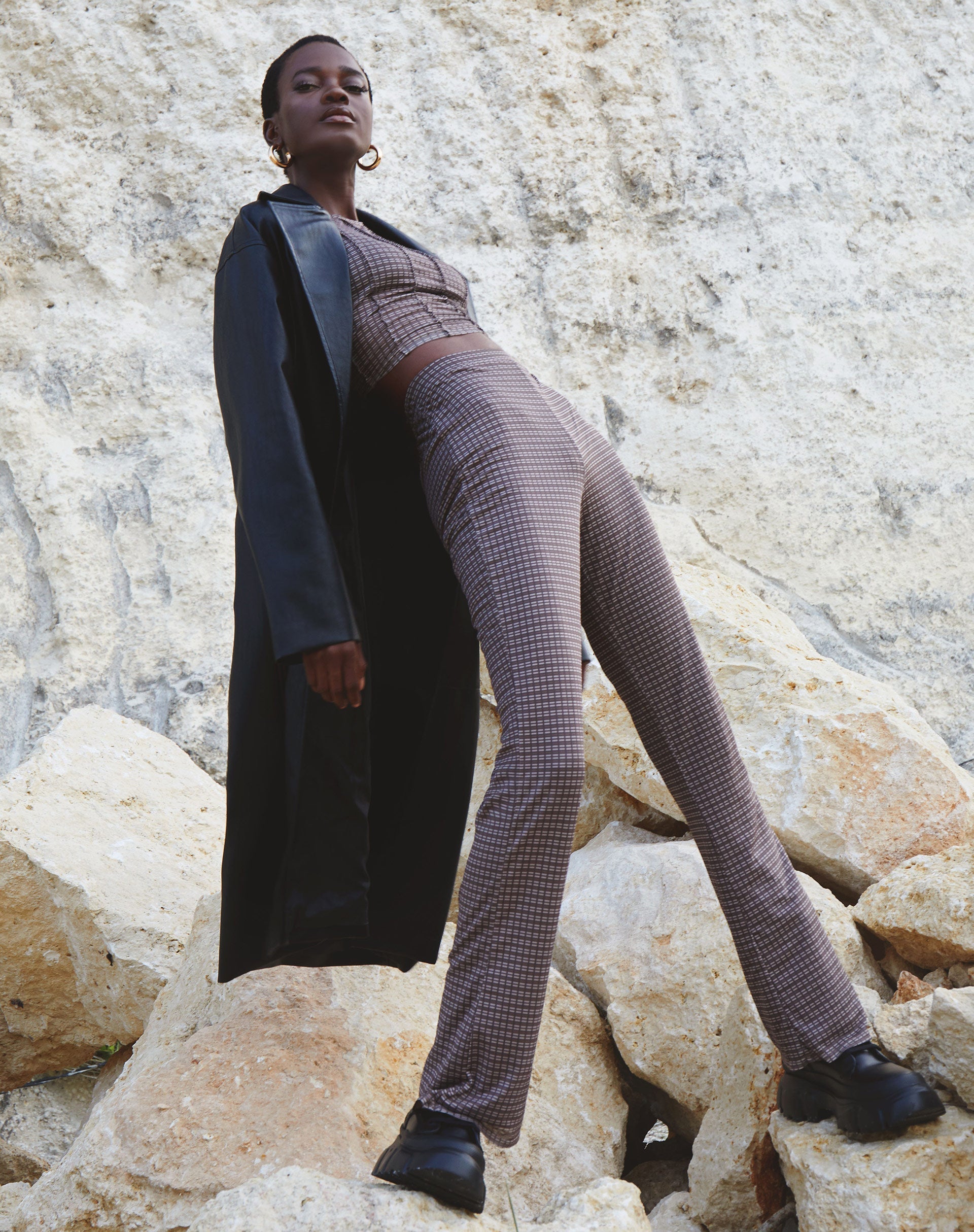 Afbeelding van Herly Flare Broek met Voering in Mini Ruit Chocolade