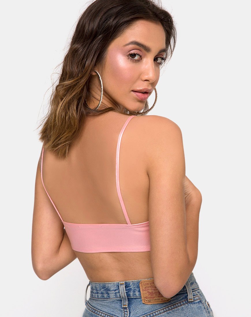 Jessie Bralet in Metallic Glinstering Baby Roze
