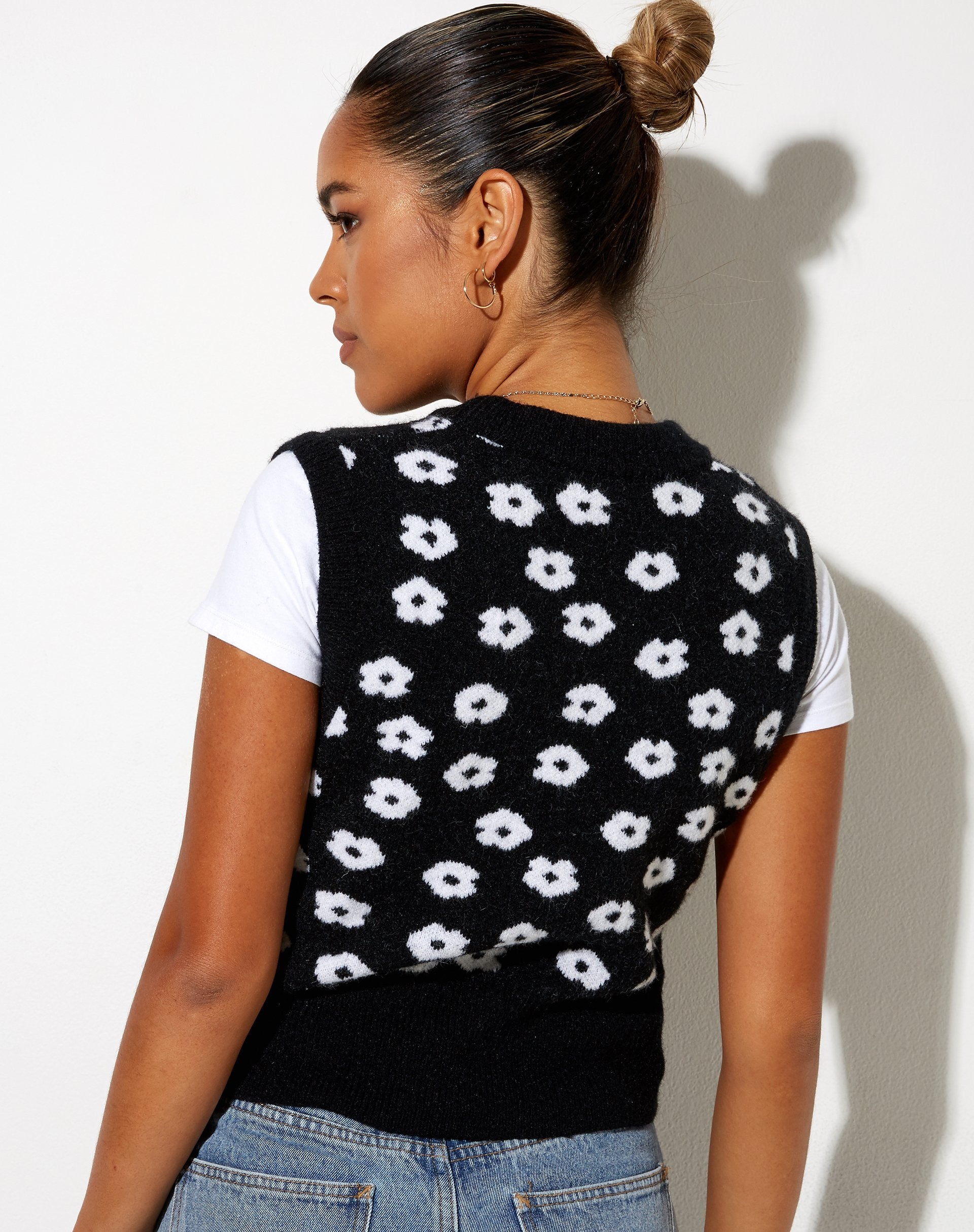 Afbeelding van Joker Vest Top in Knit Zwart Daisy Wit