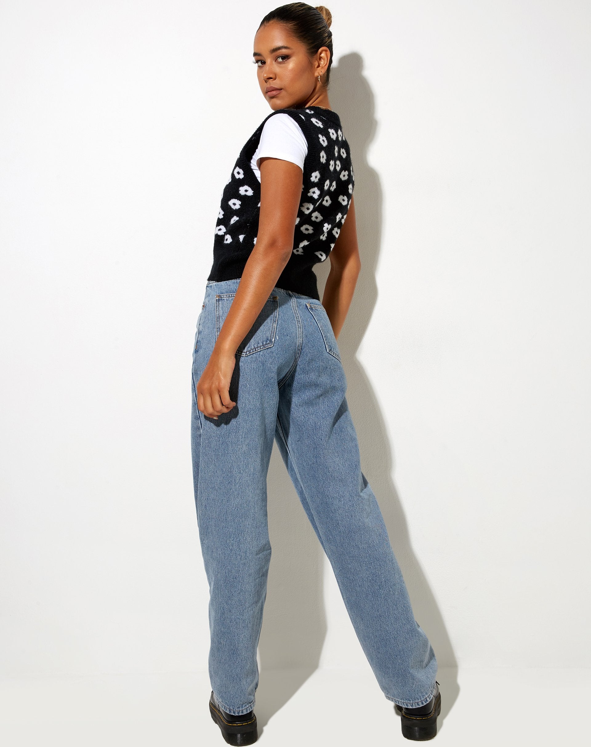 Afbeelding van Joker Vest Top in Knit Zwart Daisy Wit