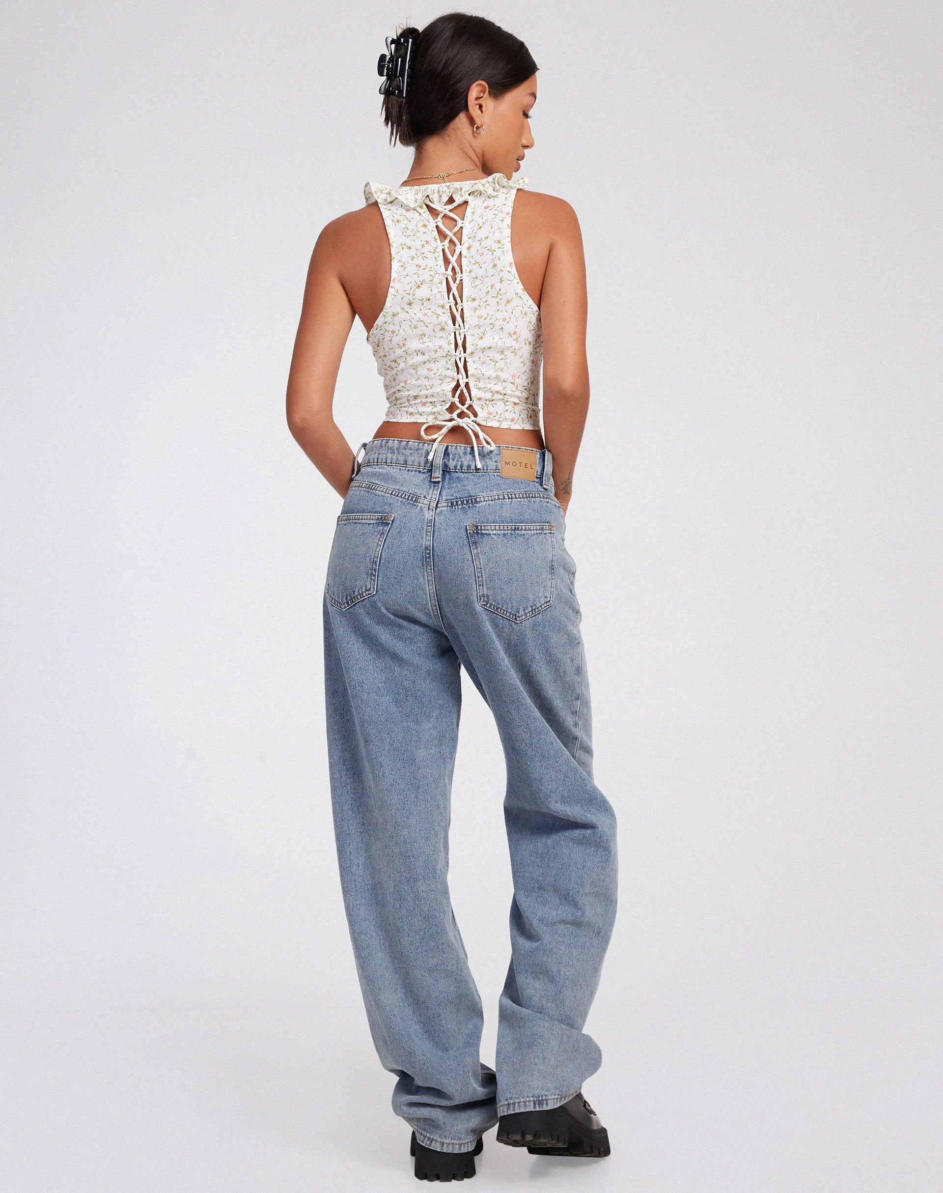Afbeelding van Julka Cami Top in Pretty Petal Ivory