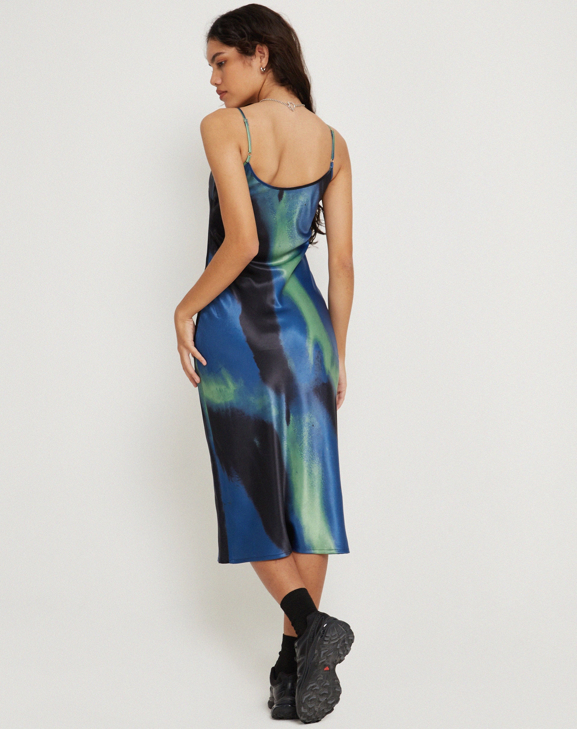 Afbeelding van Juvina Midi Dress in Satin Watercolour Navy