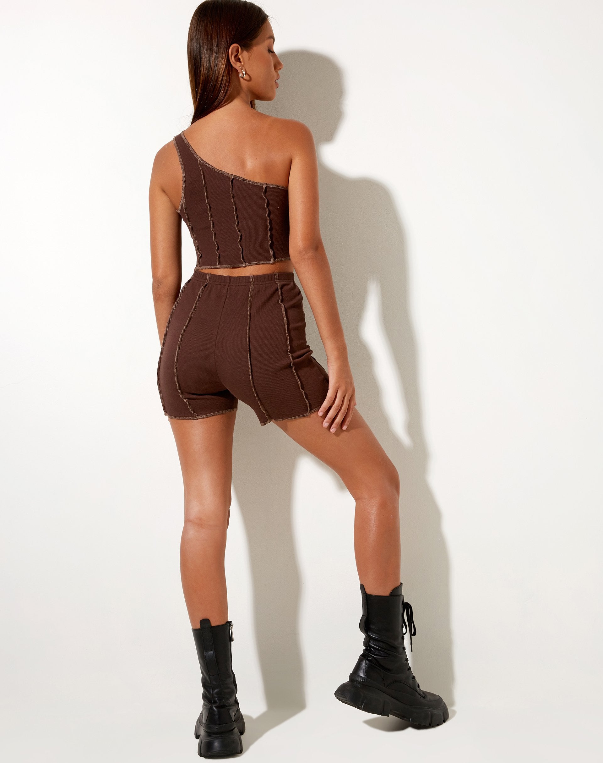 Afbeelding van Kala Short in Rib Diep Mahonie met Bruin Stiksel