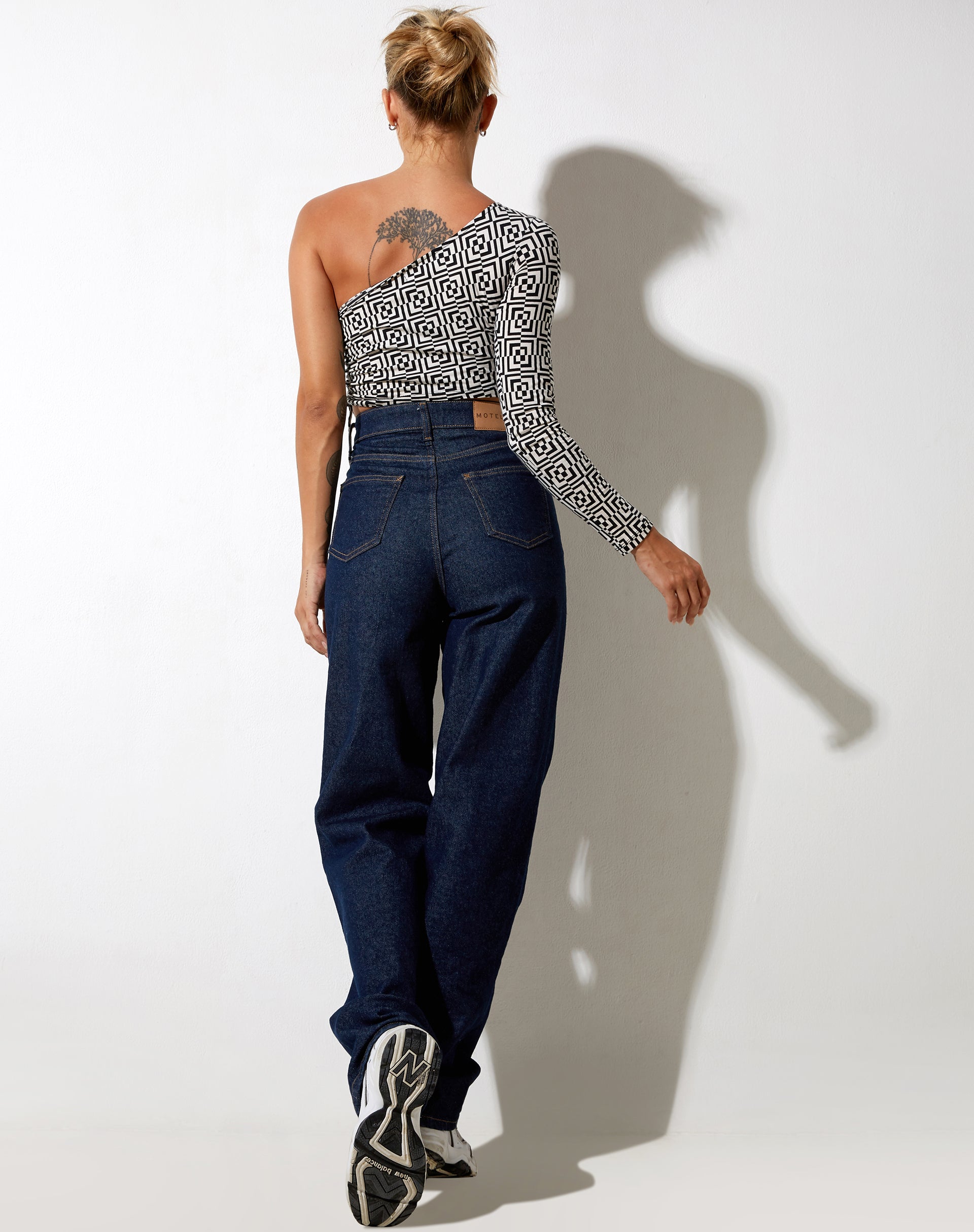 Afbeelding van Karine Crop Top in Optic Square Zwart Wit