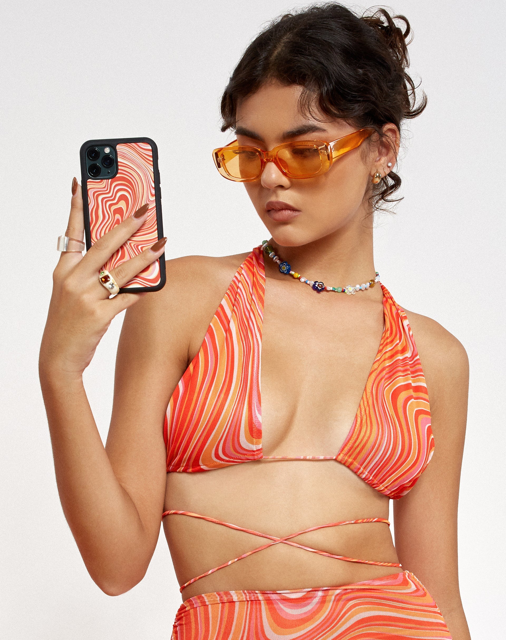 Afbeelding van Motel X Barbara Kristoffersen Iphone Case in 70s Ripple in Mandarijn