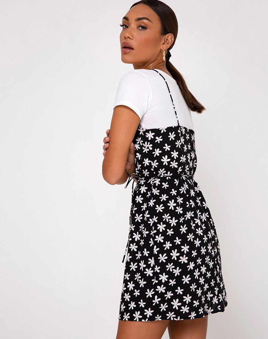 Kinley Slip Dress in 90's Daisy Zwart en Wit
