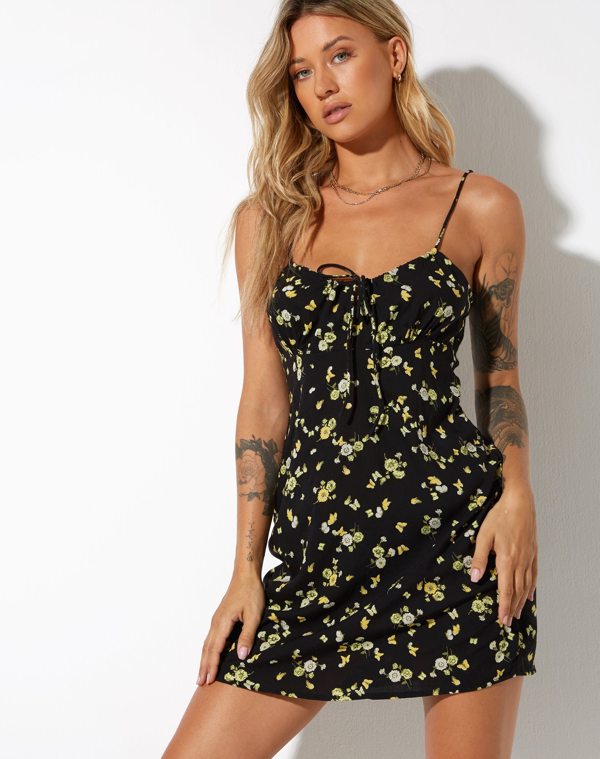 Afbeelding van Kumala Slip Dress in Lemon and Lime Black
